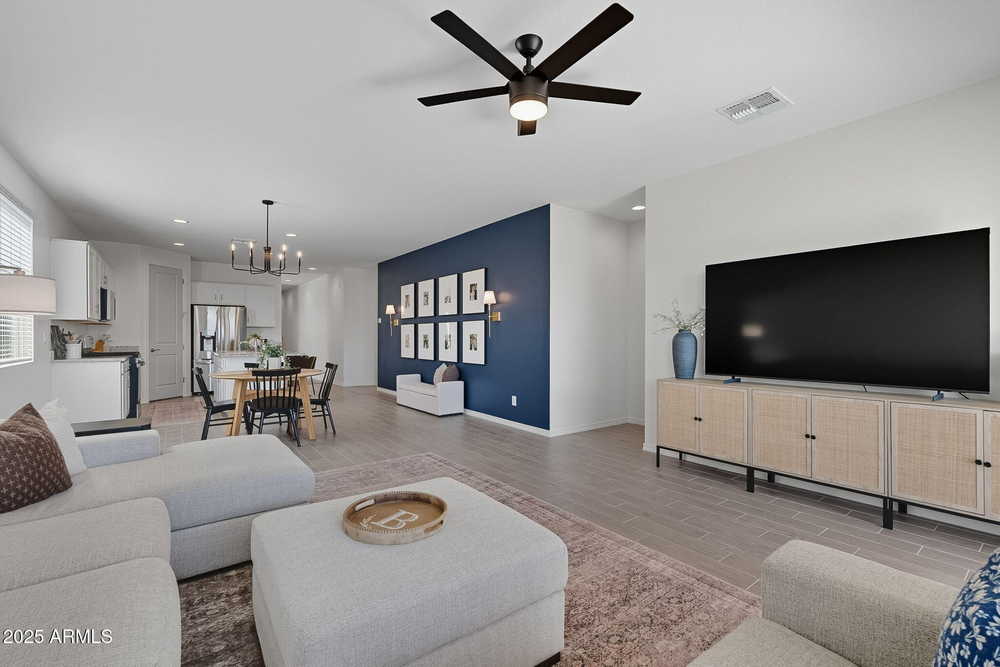 11449 E UNITY Avenue