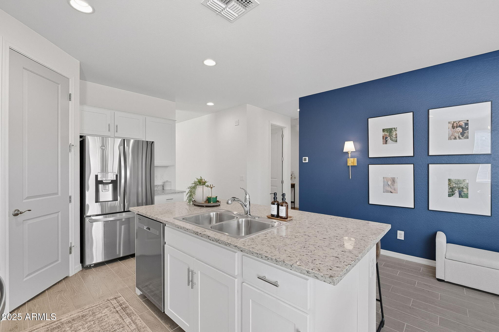 11449 E UNITY Avenue