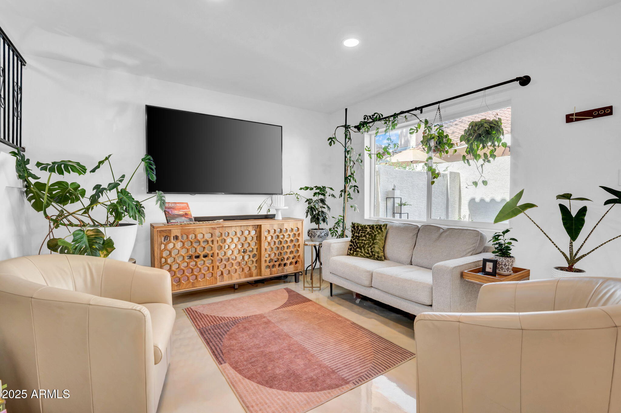 8510 N CENTRAL Avenue, 16