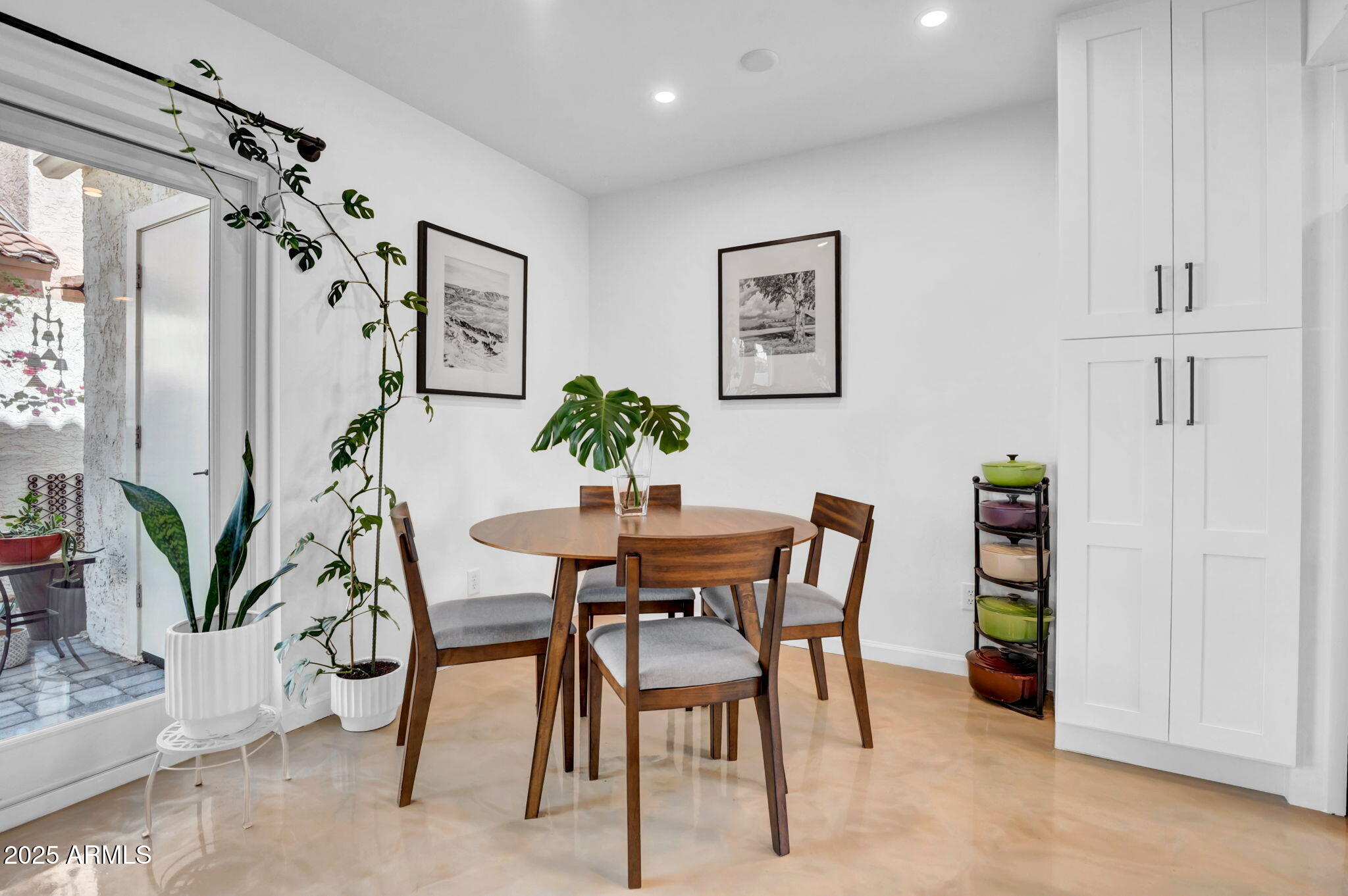 8510 N CENTRAL Avenue, 16