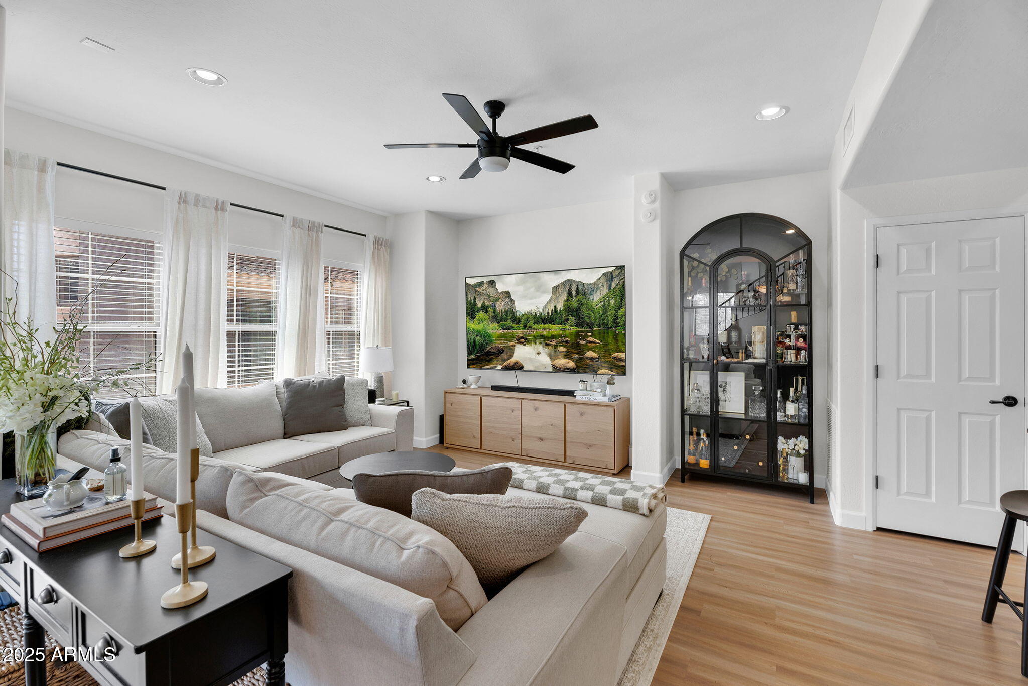 3935 E ROUGH RIDER Road, 1057