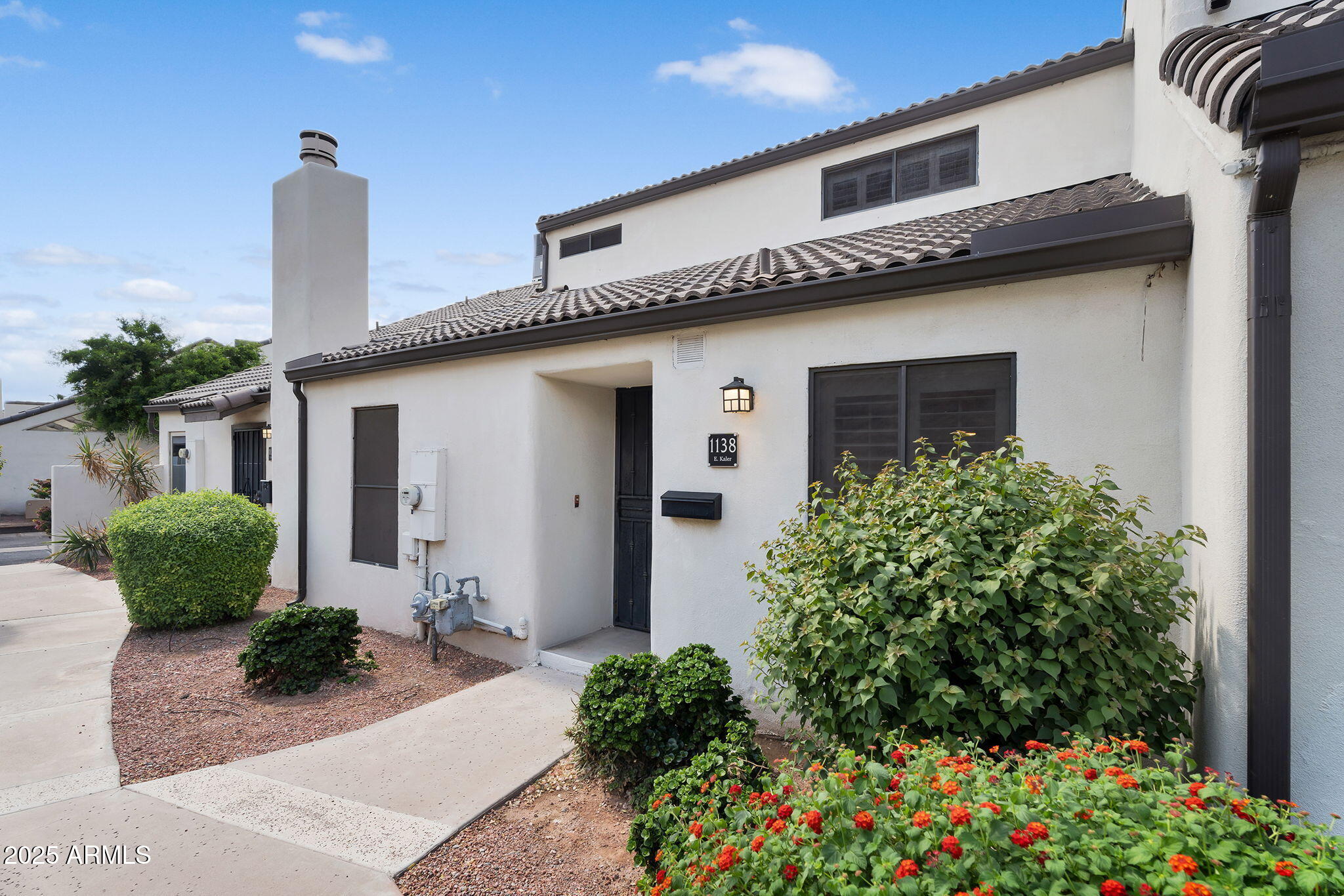 1138 E KALER Drive