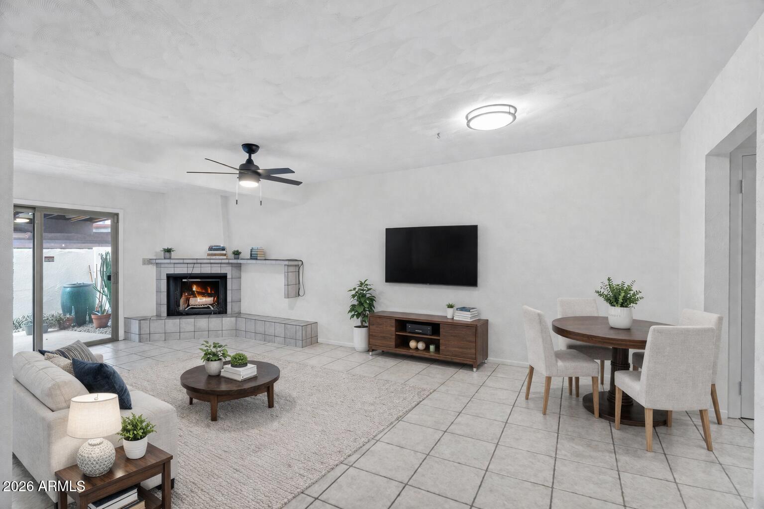 1138 E KALER Drive