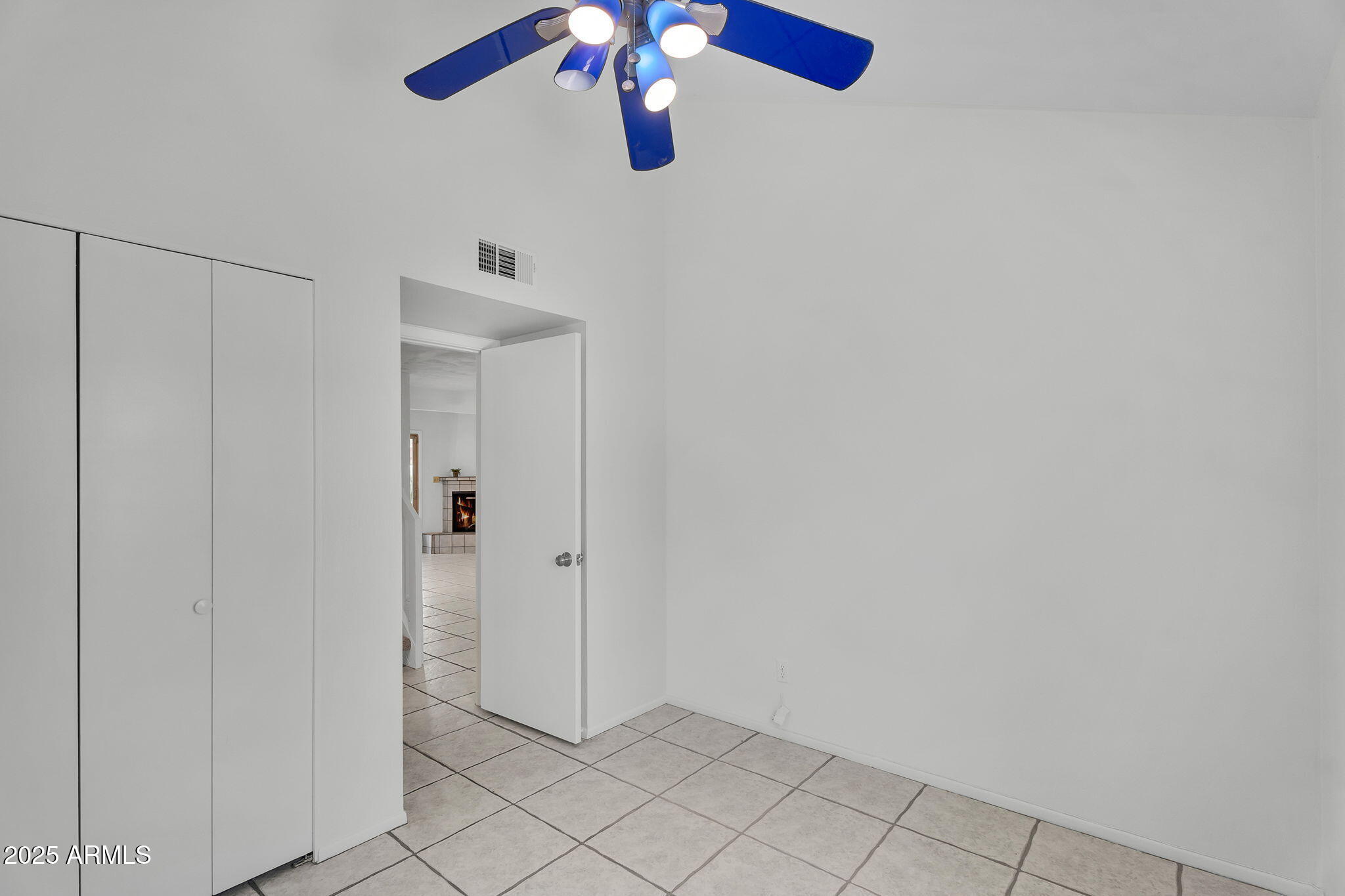 1138 E KALER Drive