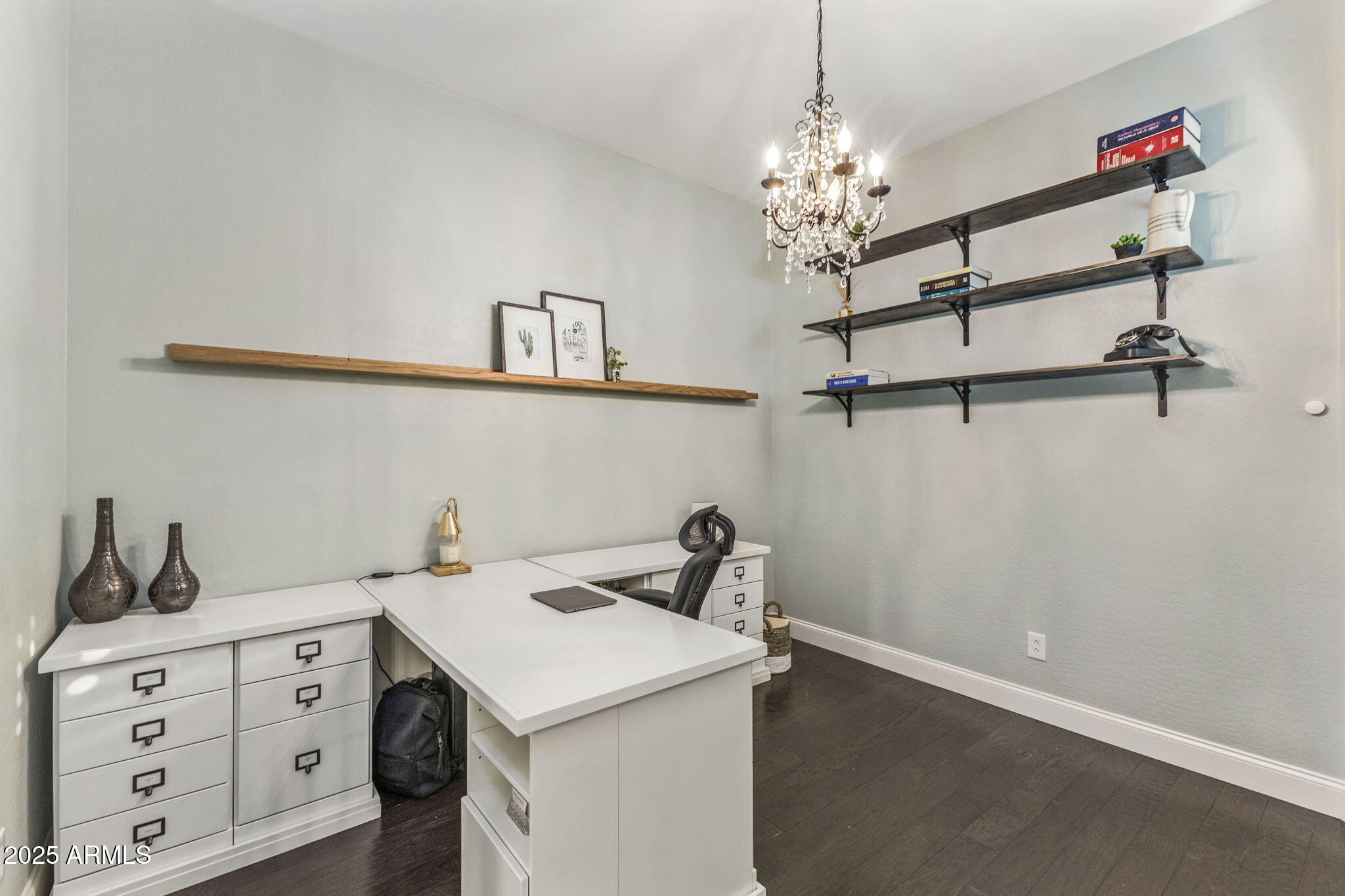 1130 E CLIFTON Court