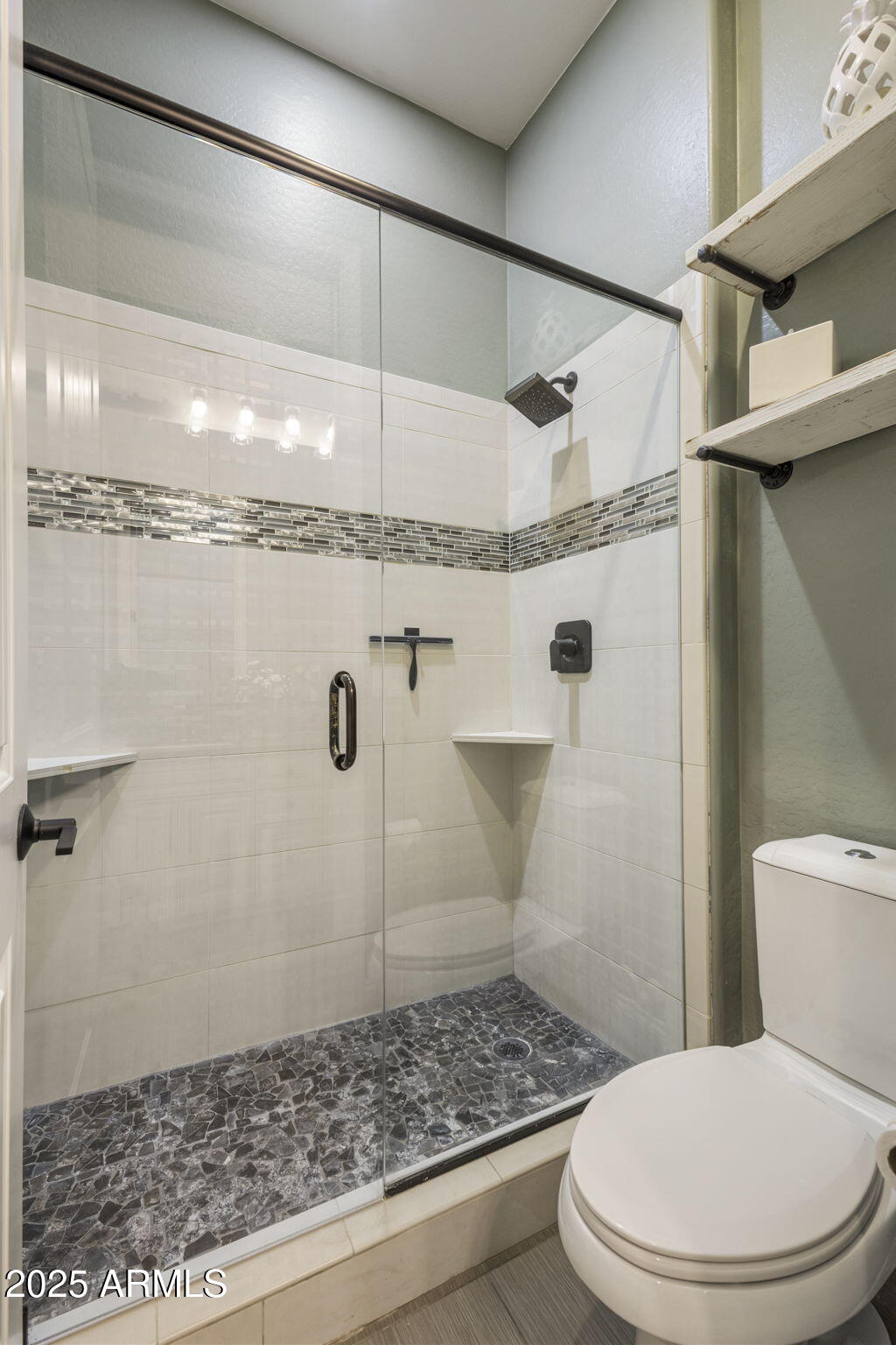 1130 E CLIFTON Court