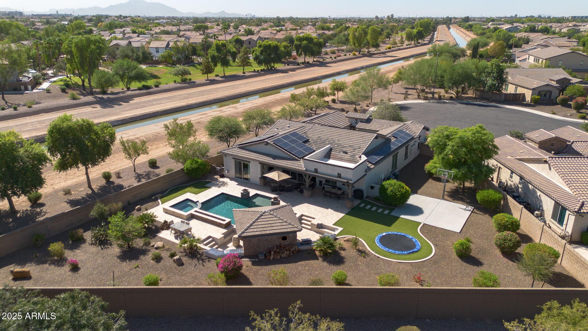 1130 E CLIFTON Court