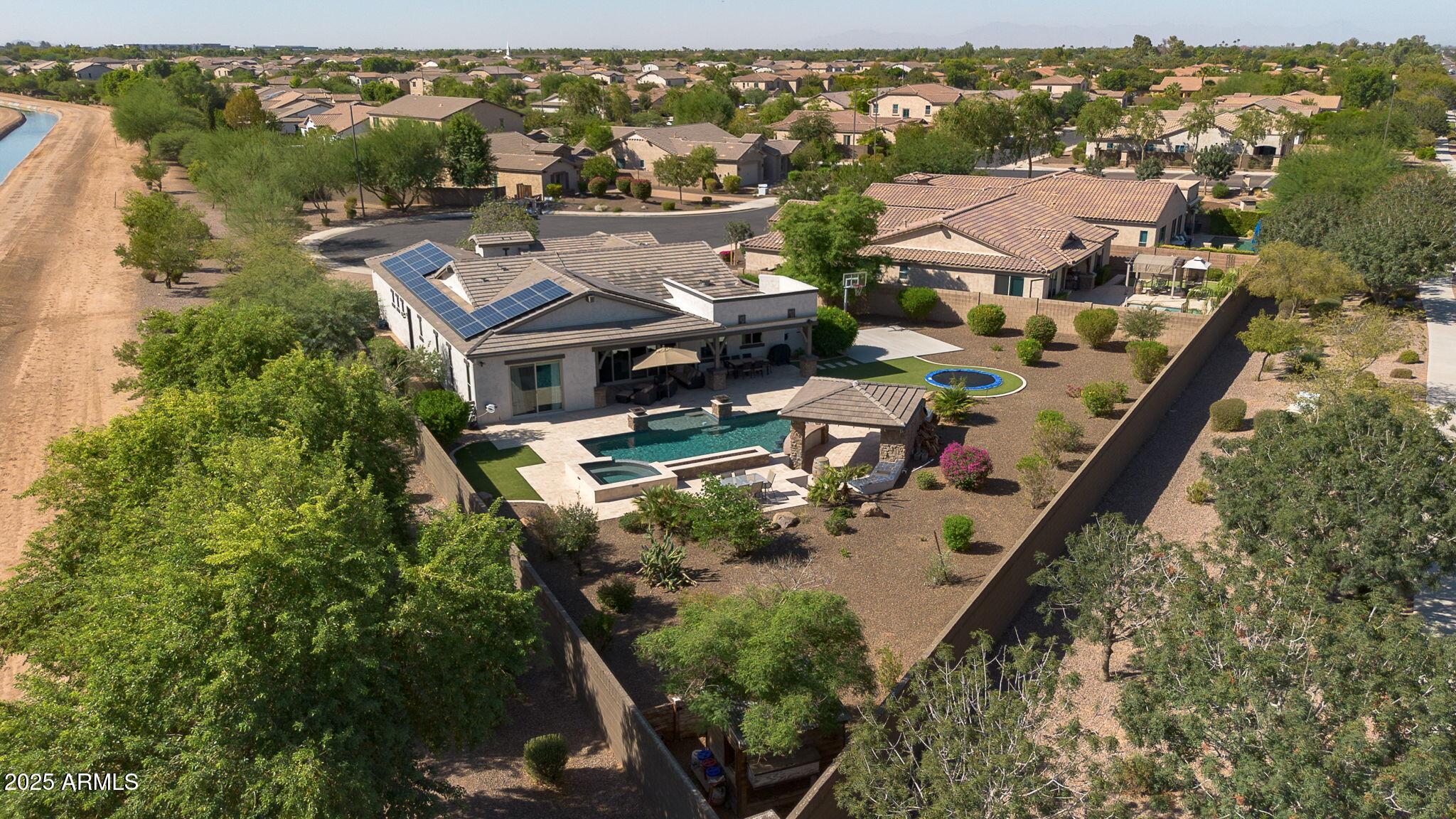 1130 E CLIFTON Court