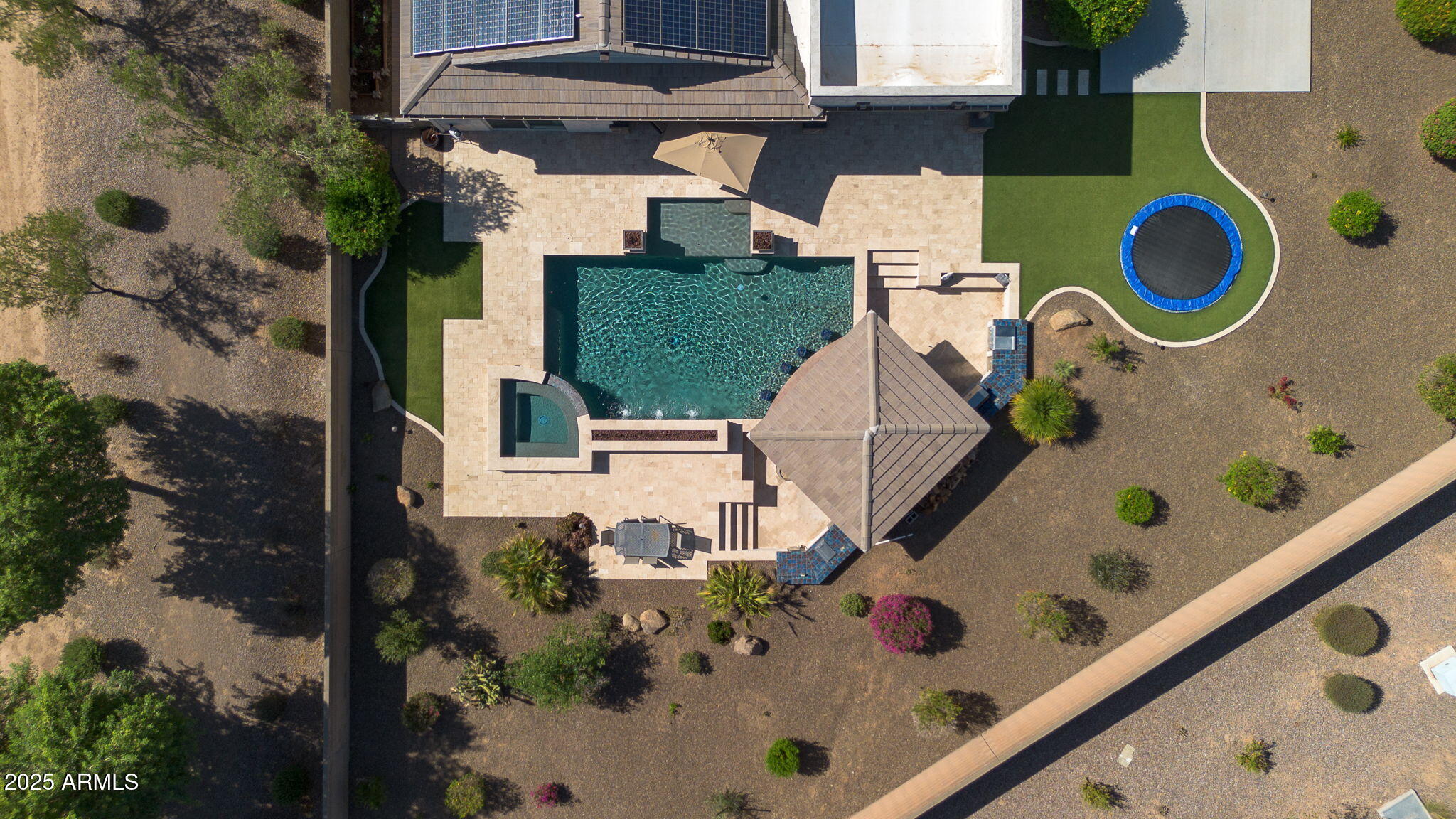 1130 E CLIFTON Court