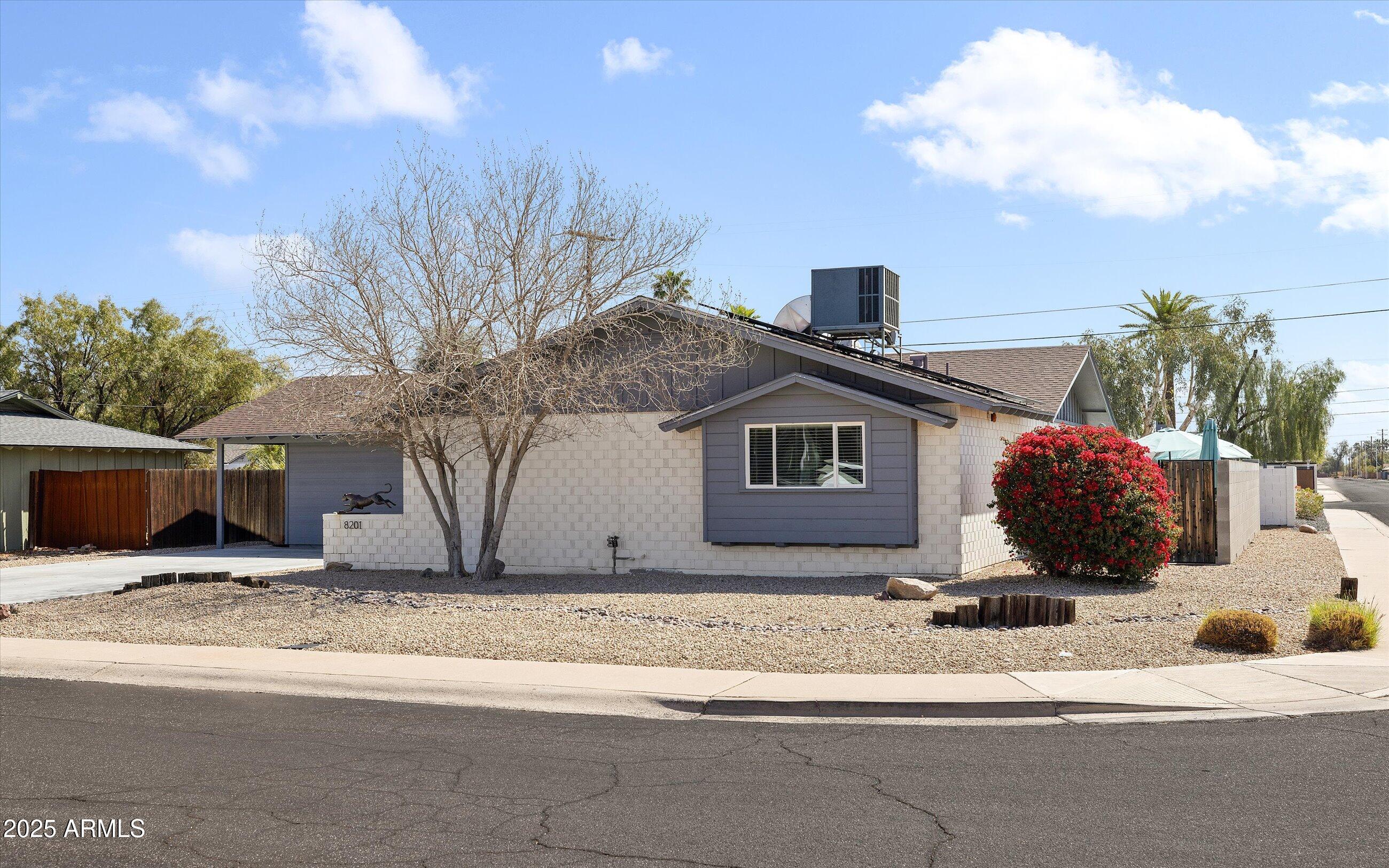 8201 E PICCADILLY Road, Scottsdale