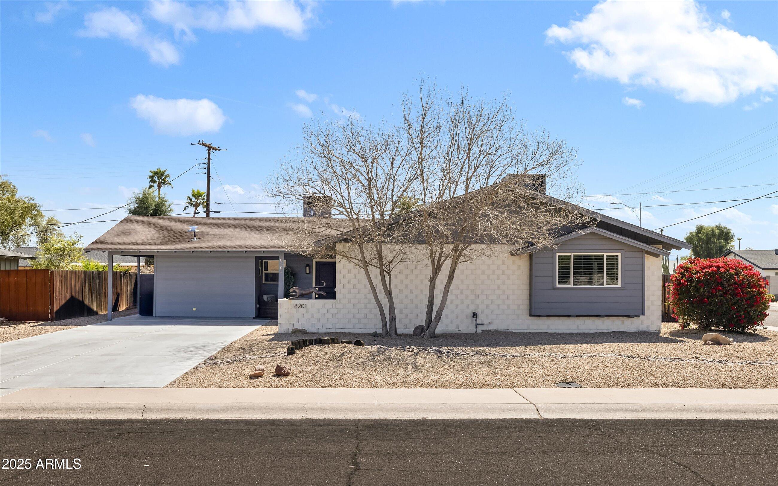 8201 E PICCADILLY Road, Scottsdale