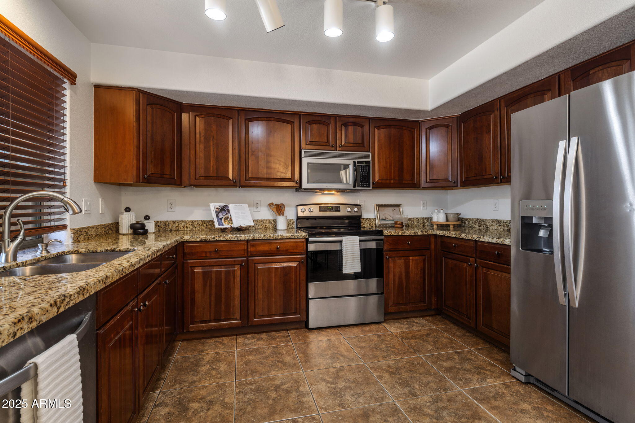 16008 W DURANGO Street