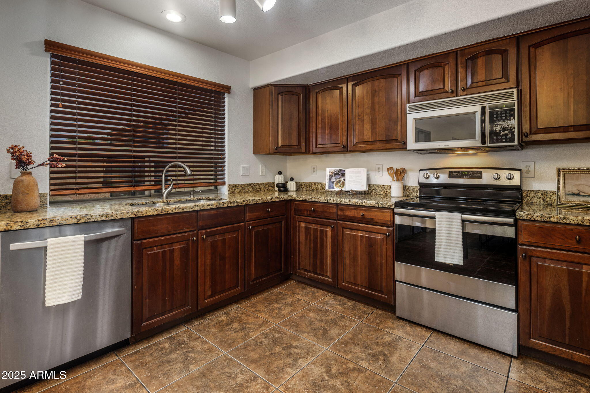 16008 W DURANGO Street