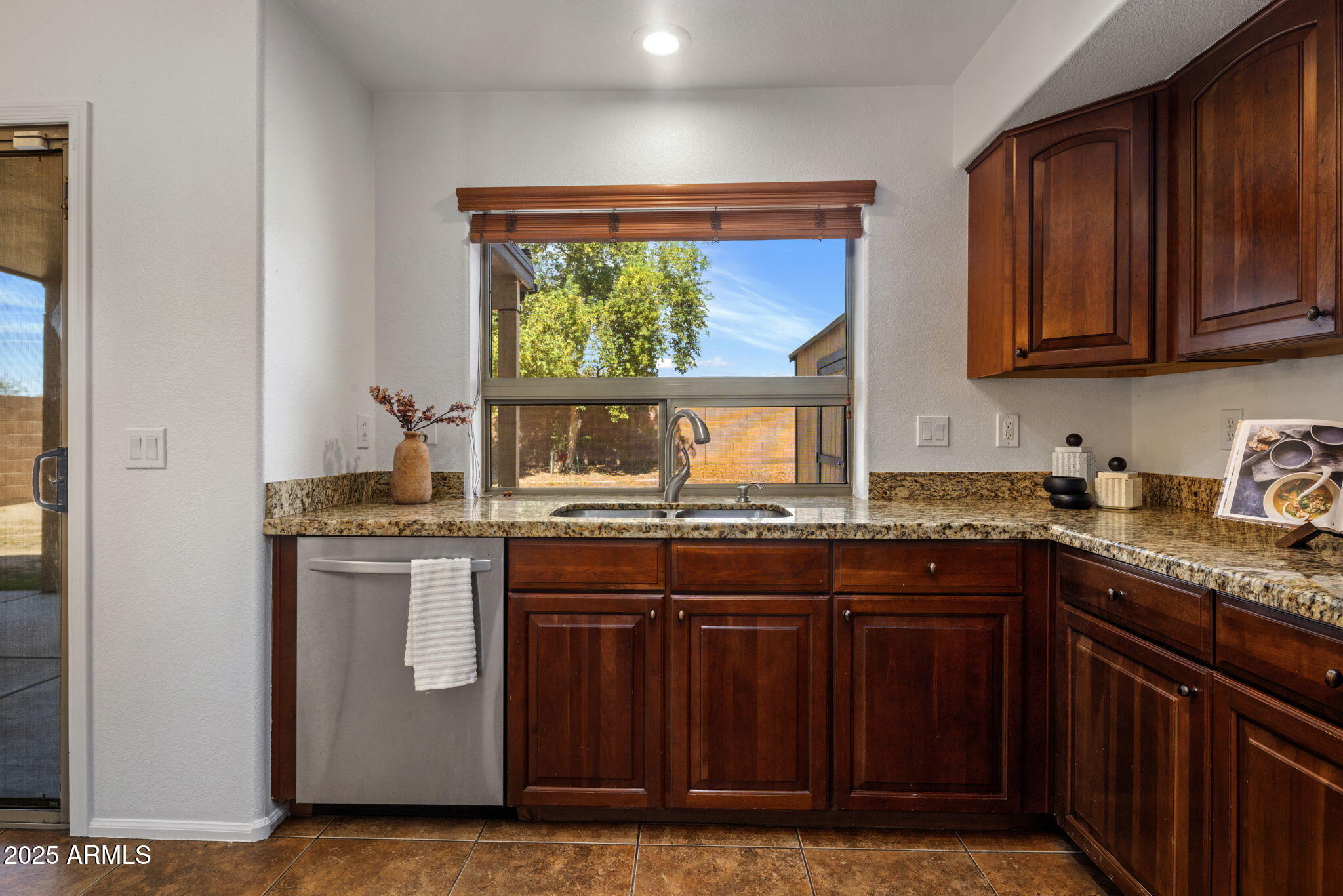 16008 W DURANGO Street