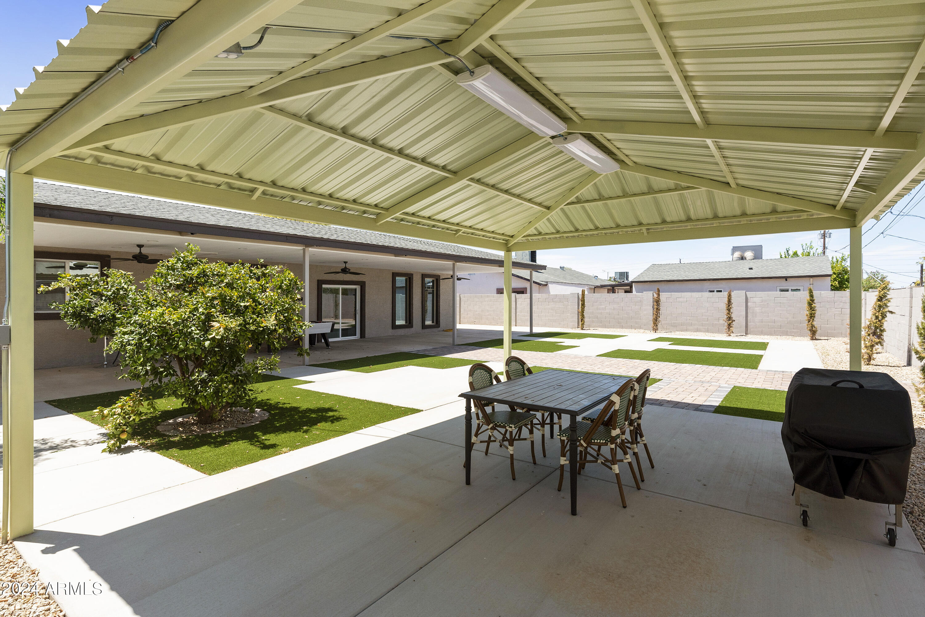 1826 W ORAIBI Drive, Phoenix