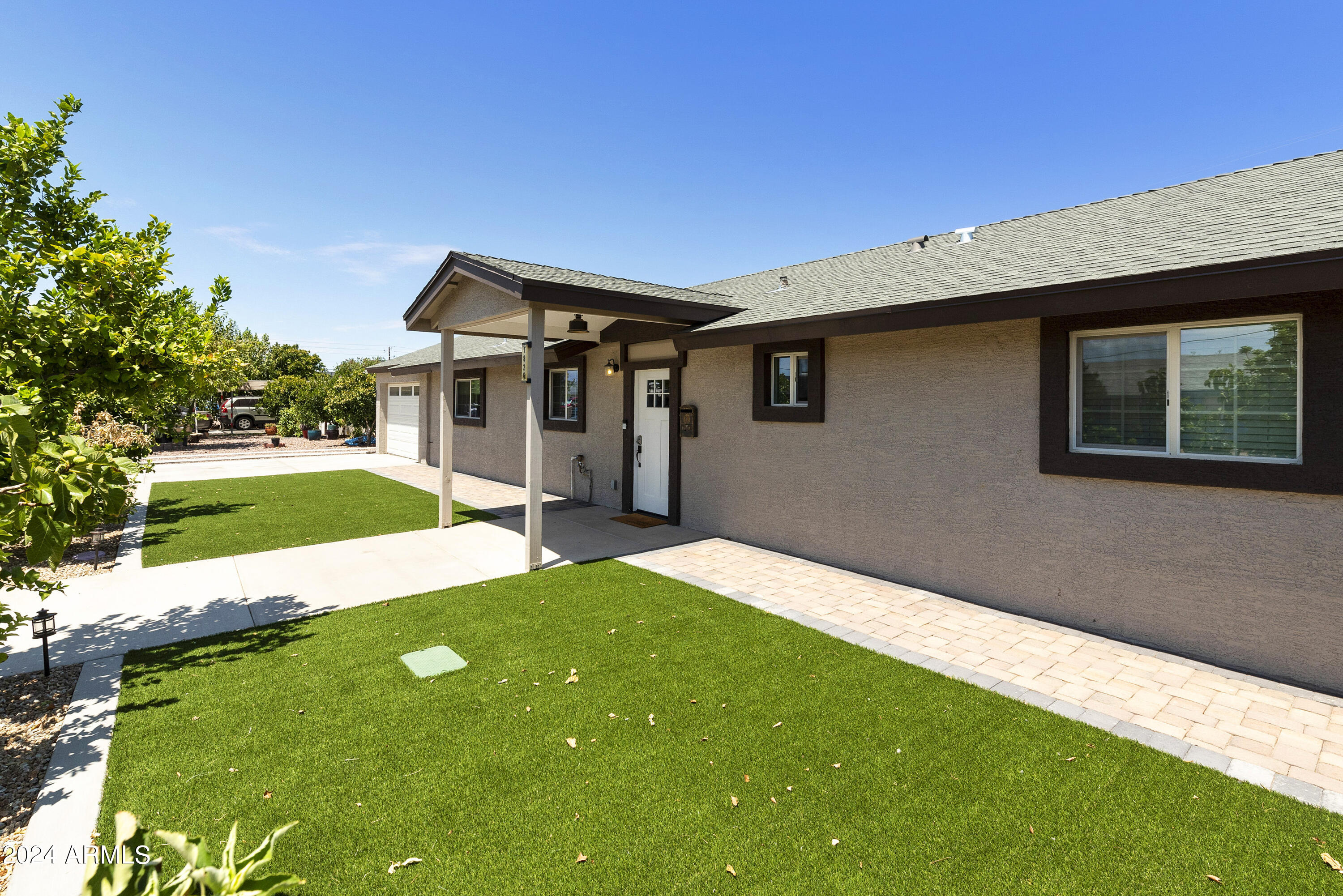 1826 W ORAIBI Drive, Phoenix