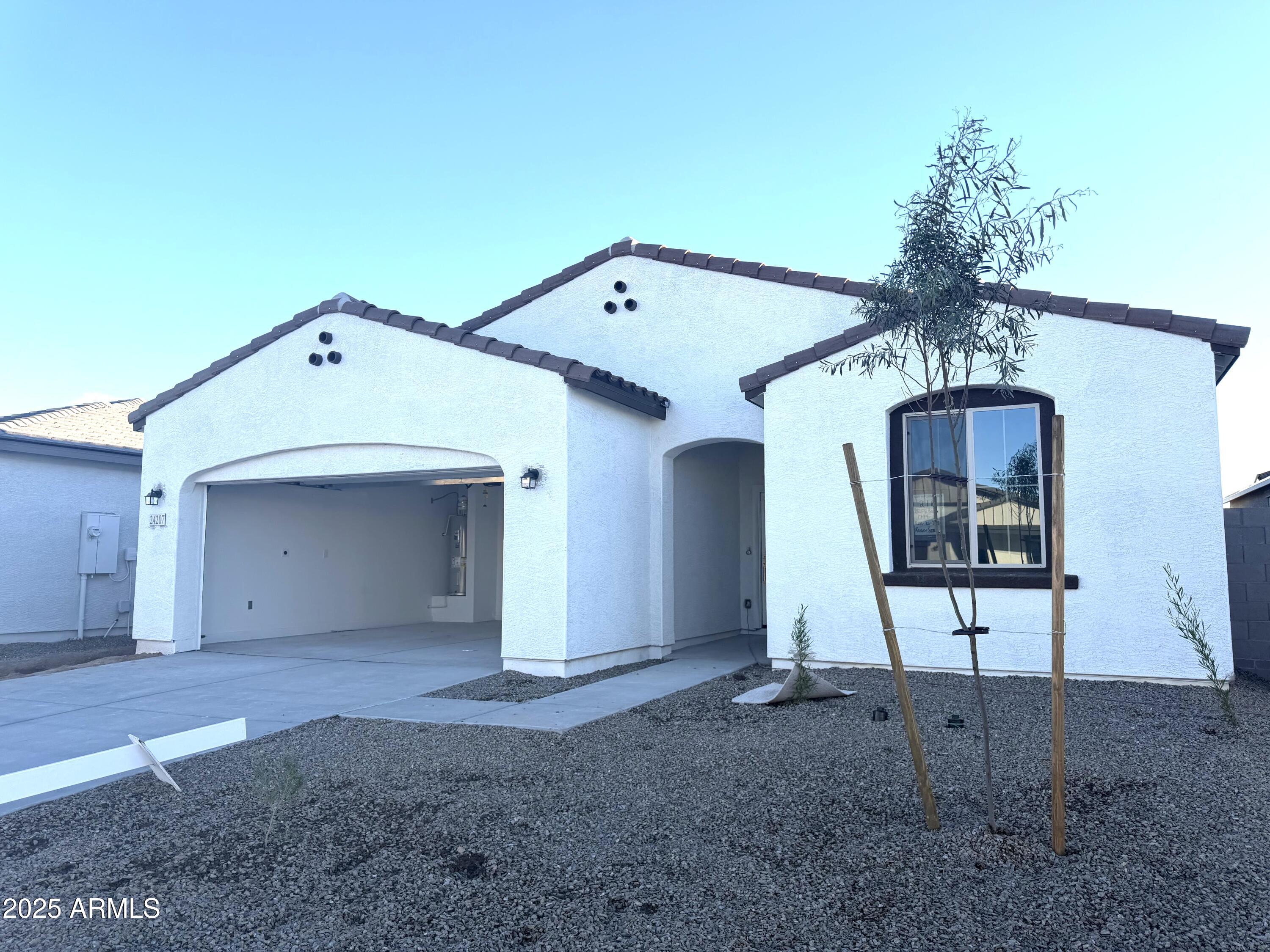 24207 W BOWKER Street