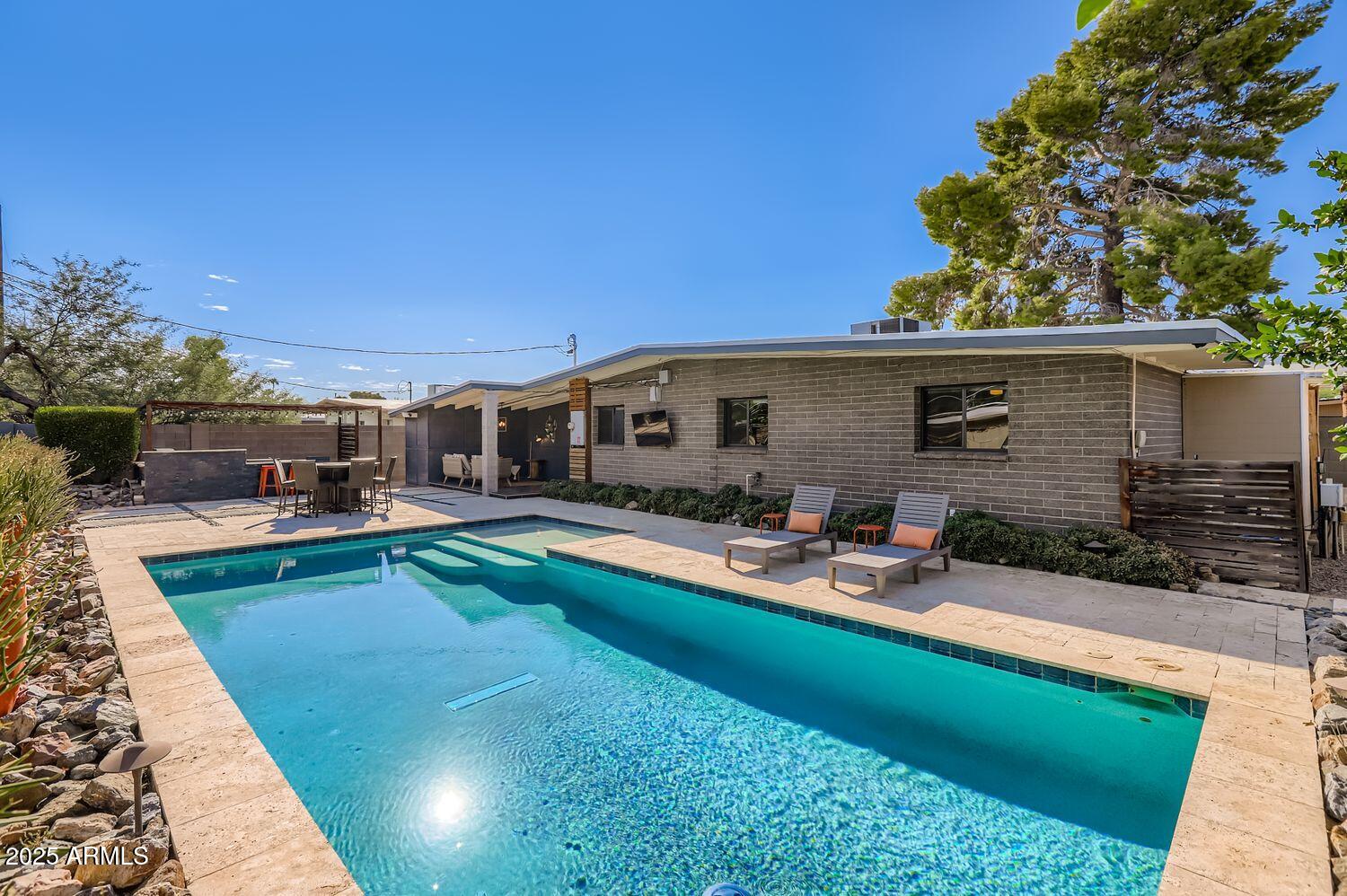 3710 E PARADISE Drive