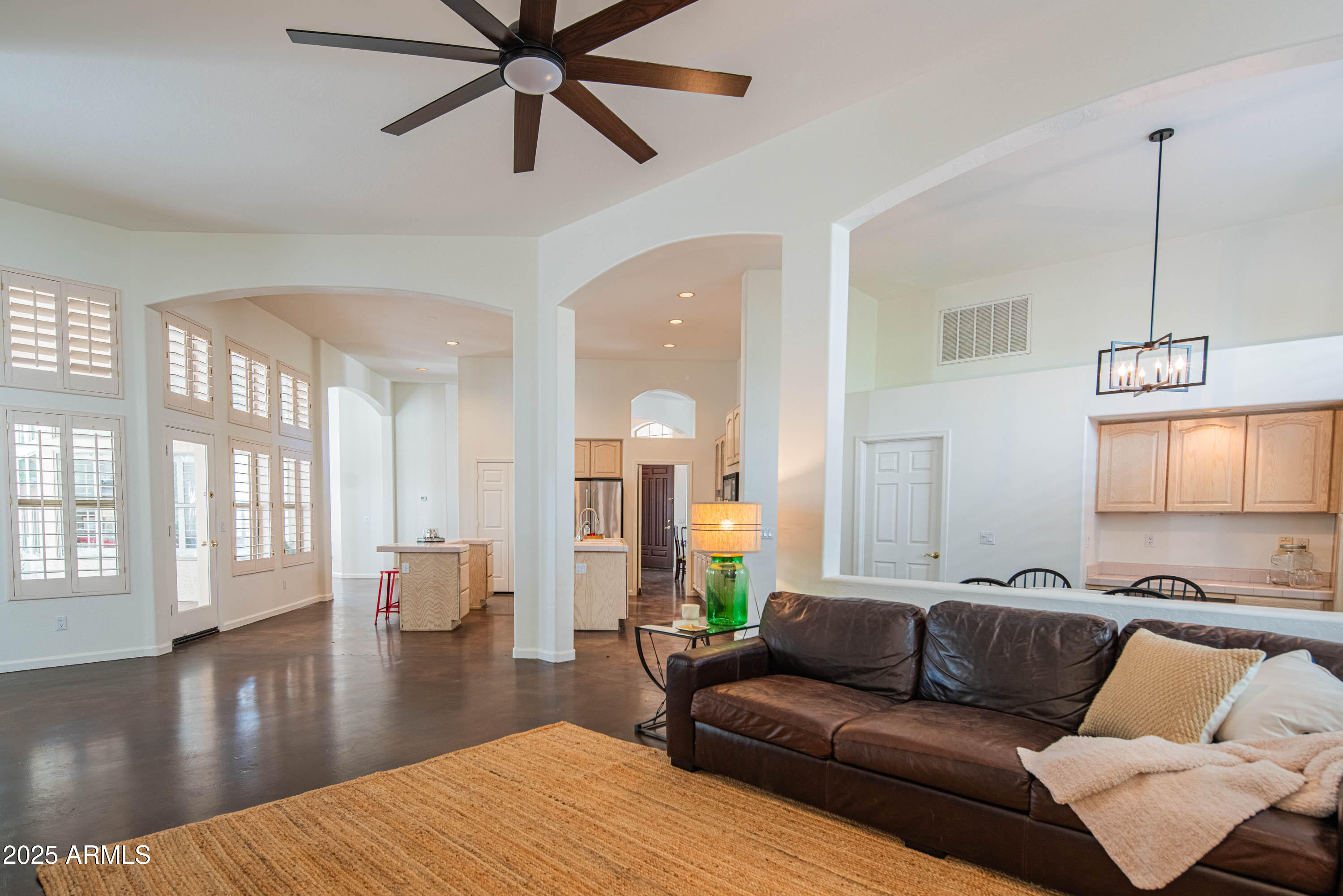 6034 E ANDERSON Drive