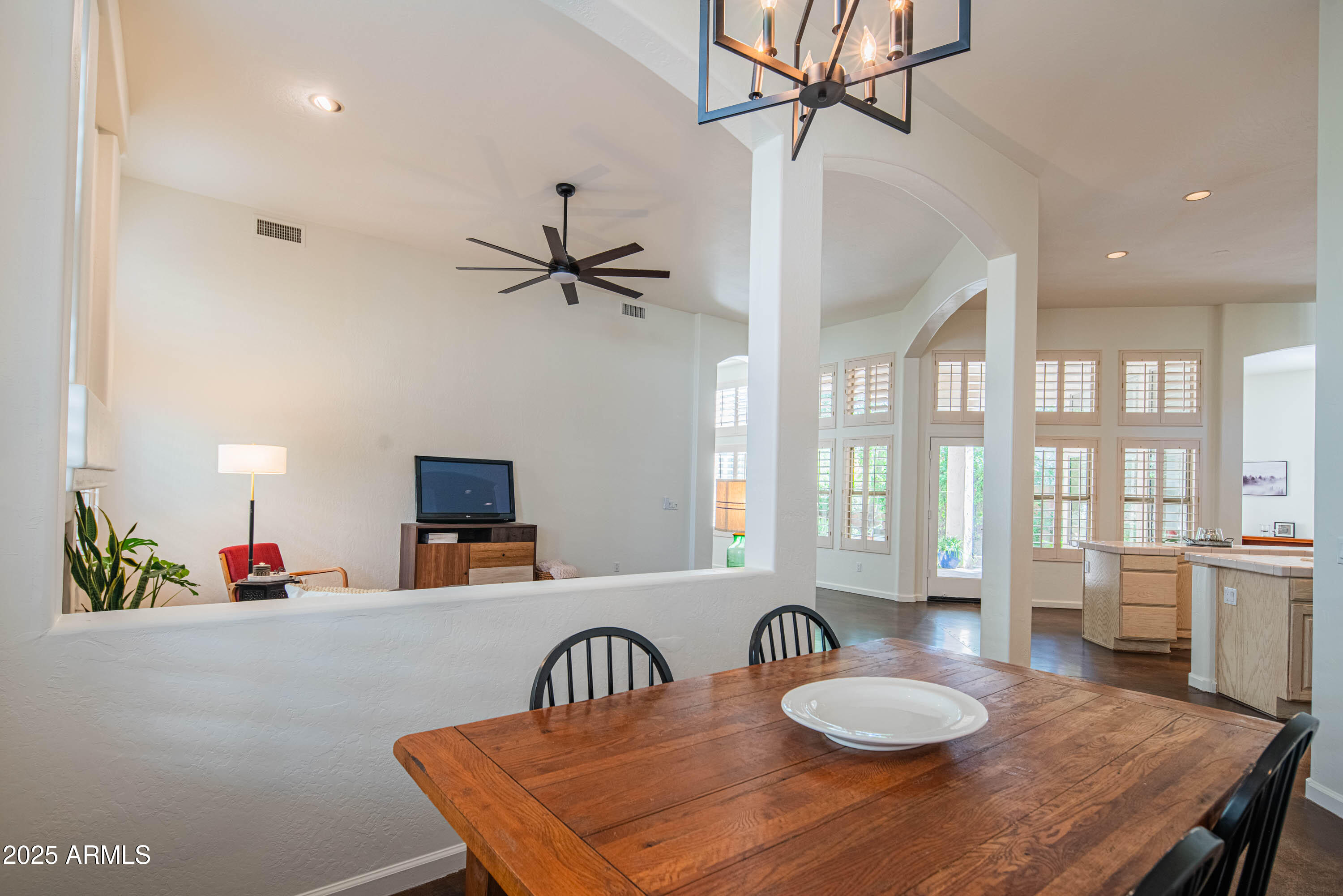 6034 E ANDERSON Drive