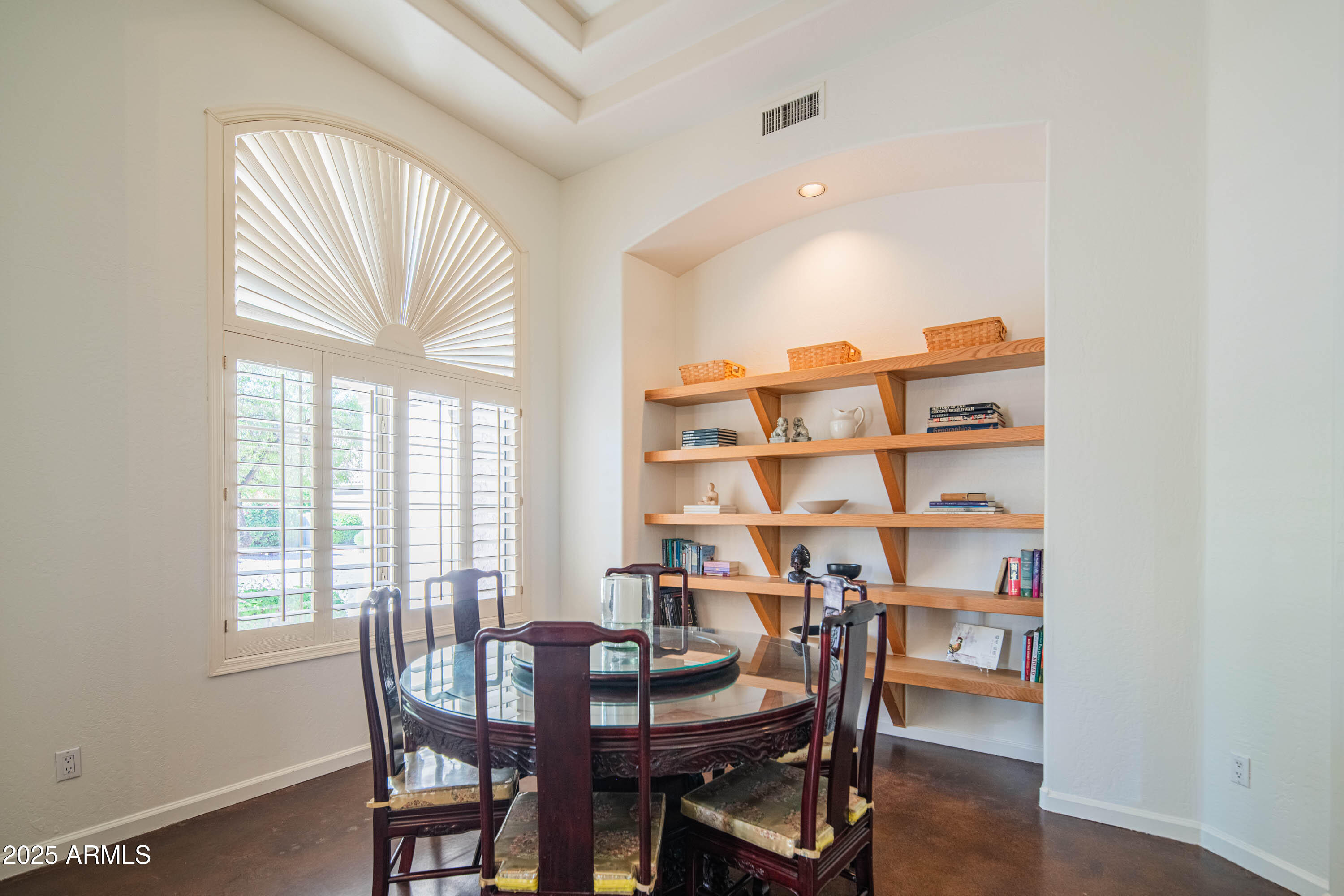 6034 E ANDERSON Drive