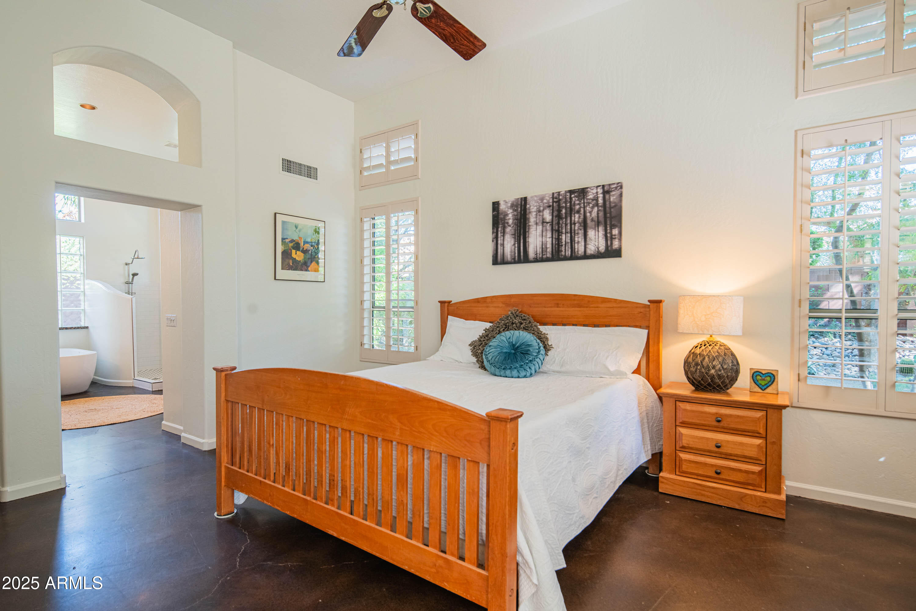 6034 E ANDERSON Drive