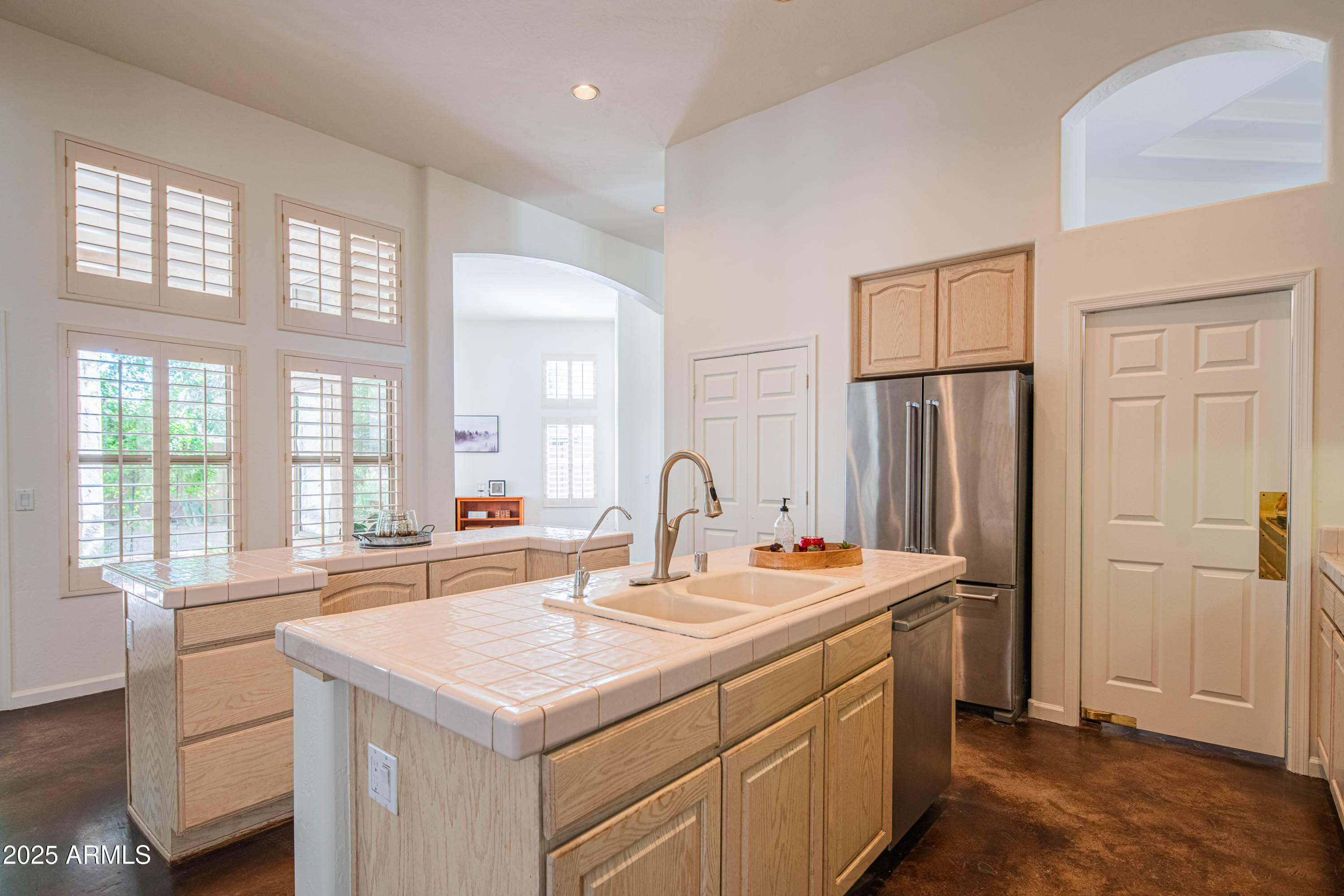 6034 E ANDERSON Drive