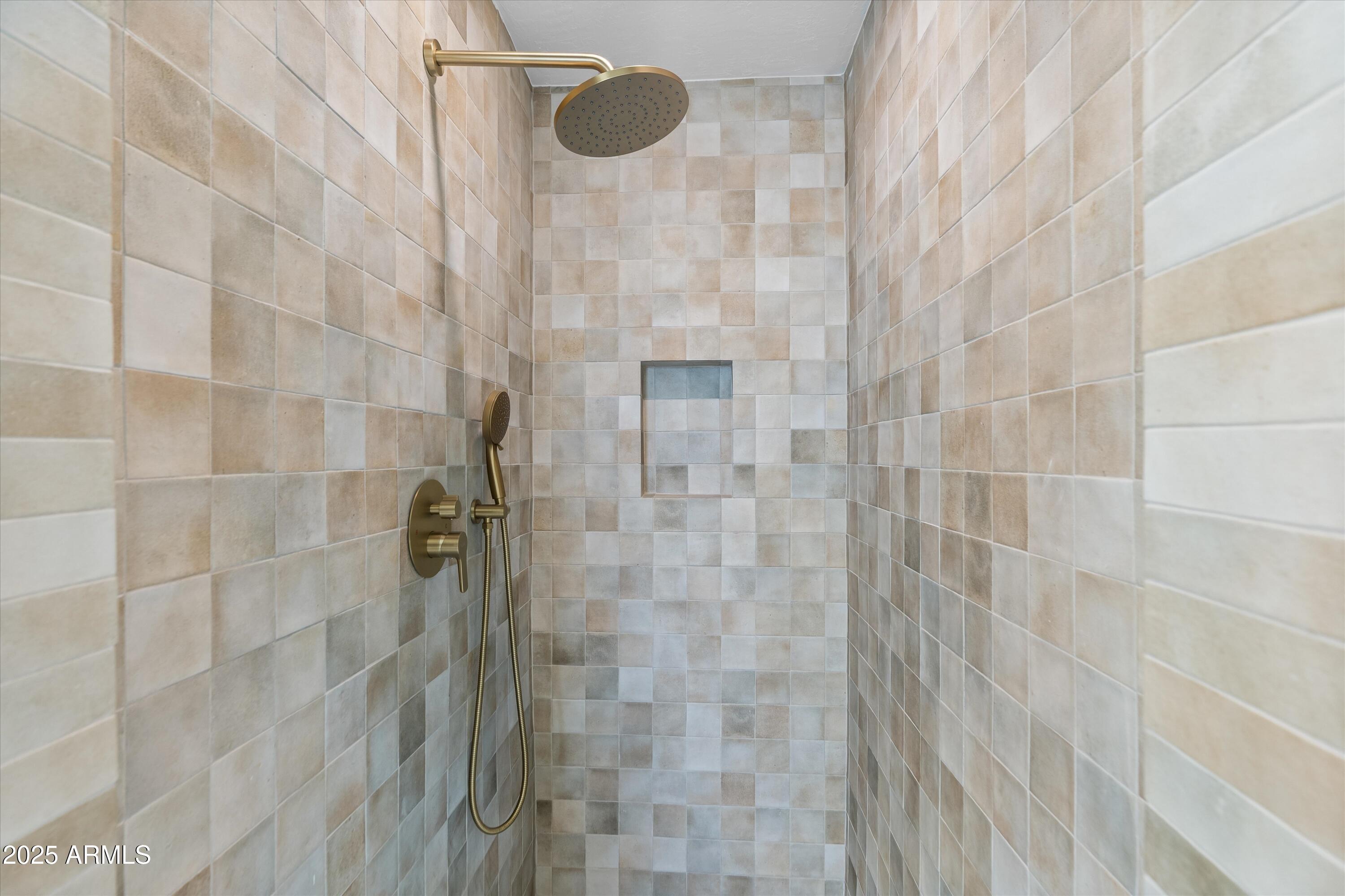 543 W 17TH Street