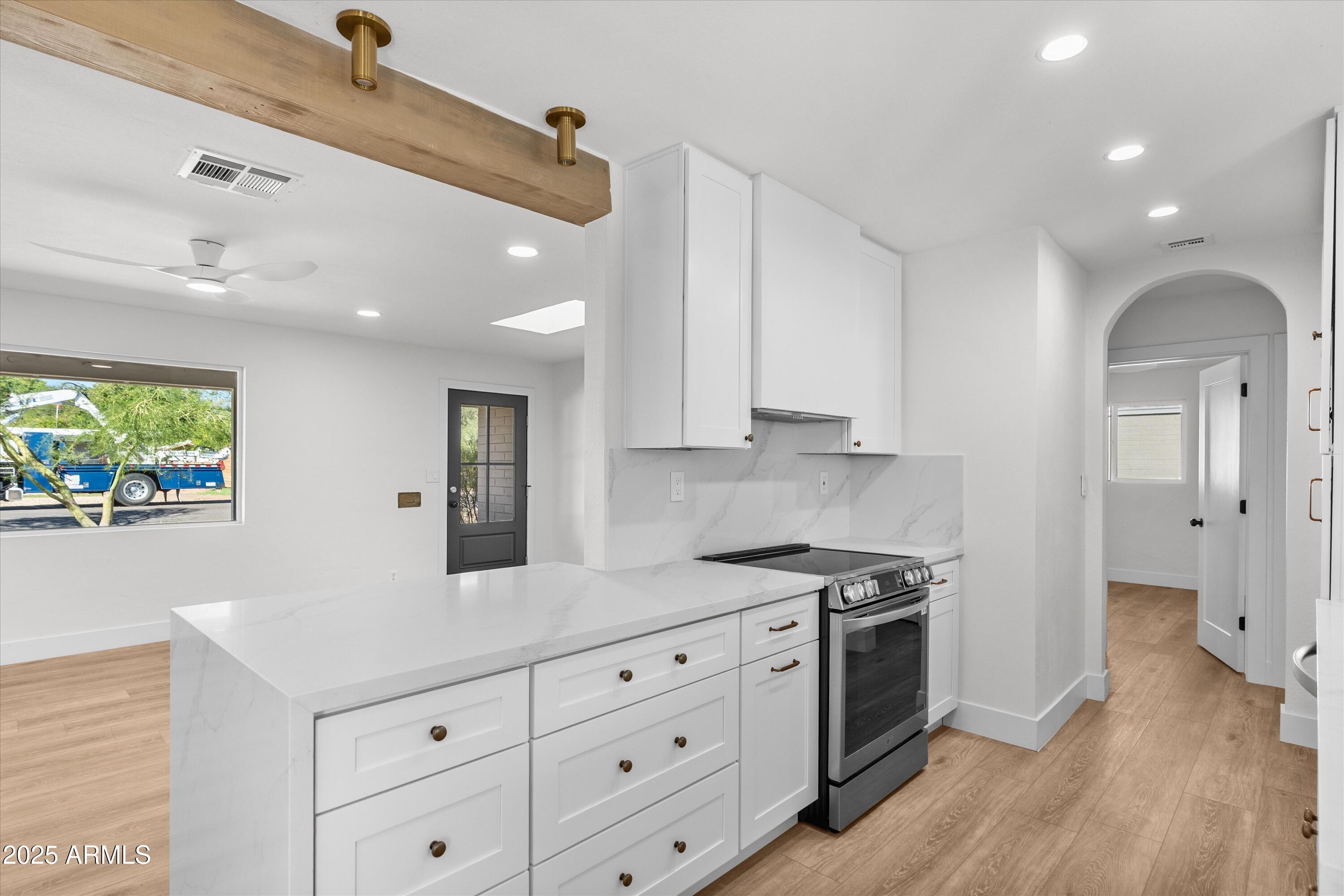 543 W 17TH Street