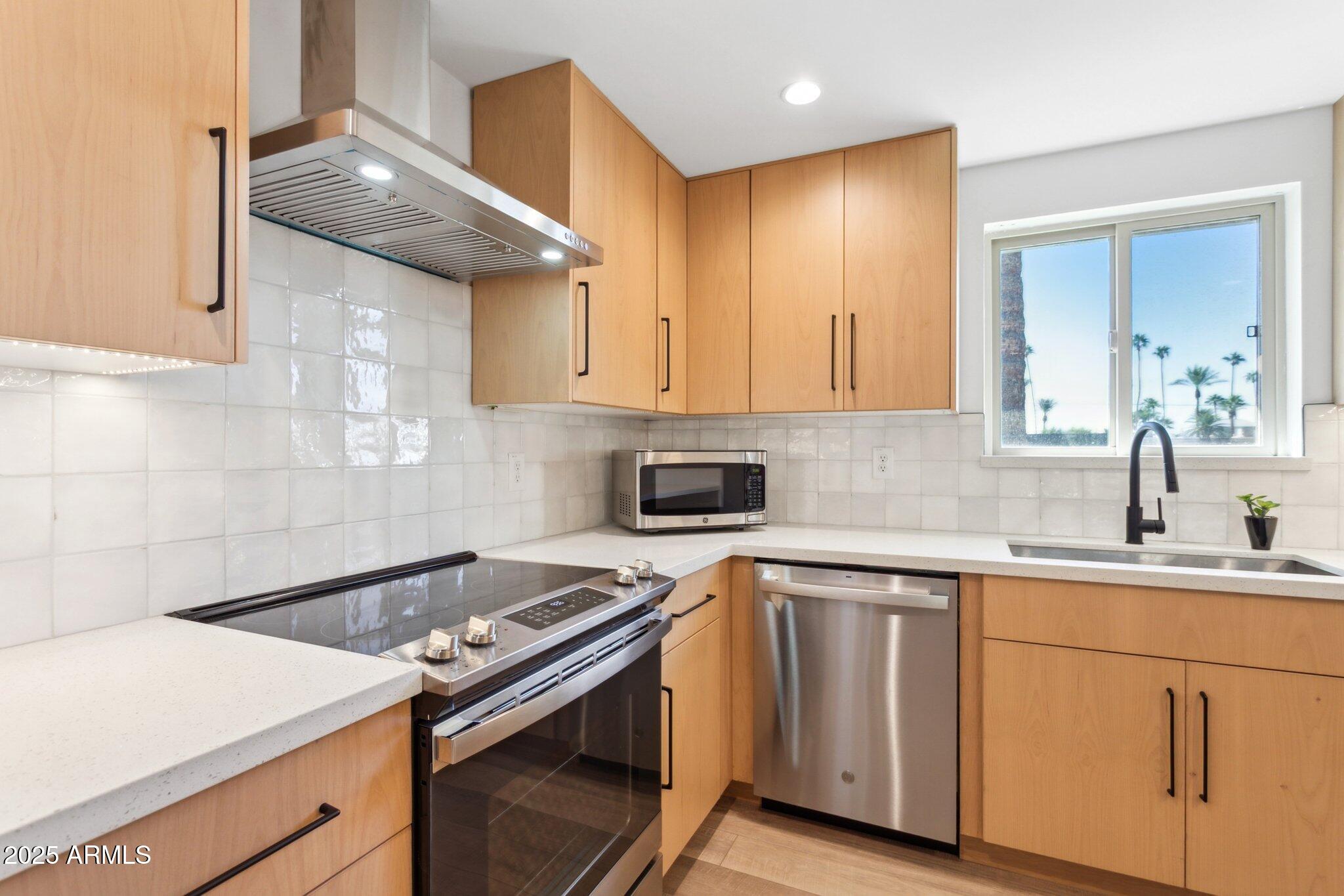 6824 E 2ND Street, 215