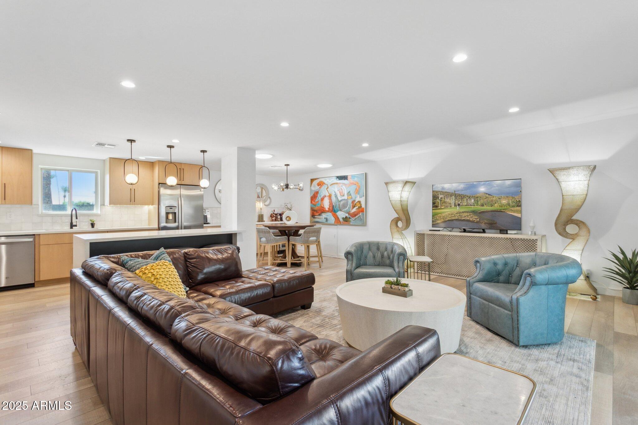 6824 E 2ND Street, 215