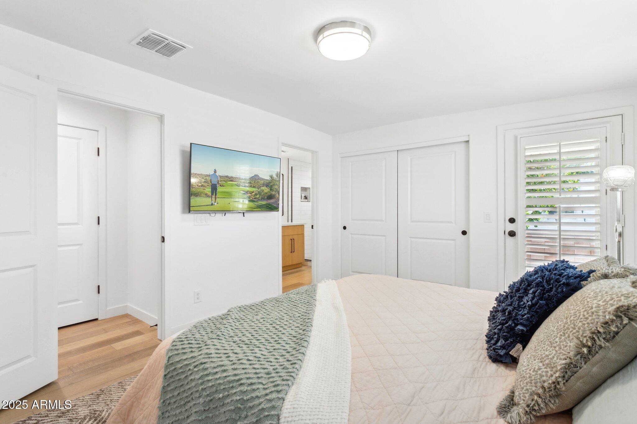 6824 E 2ND Street, 215