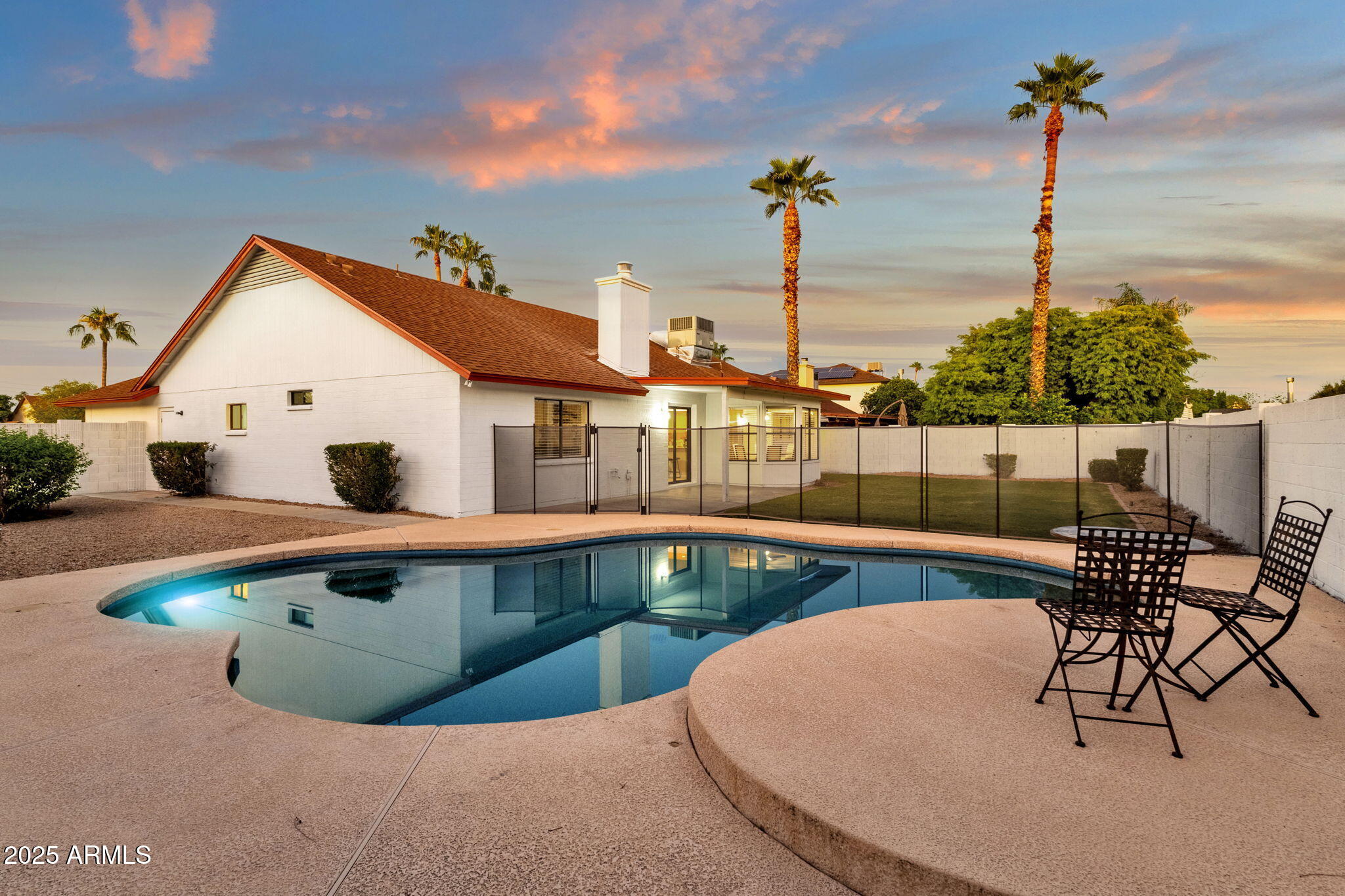 4307 E GREENWAY Lane