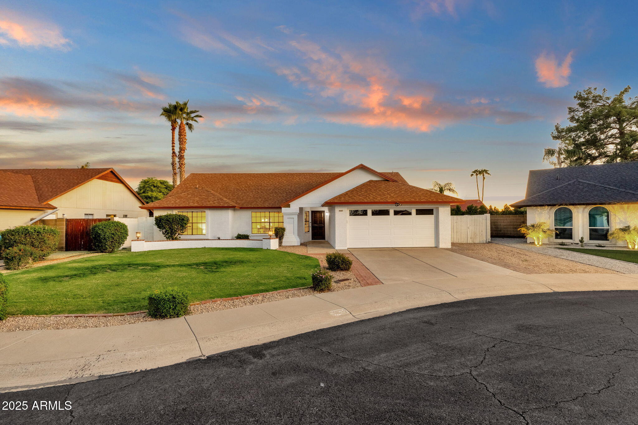 4307 E GREENWAY Lane