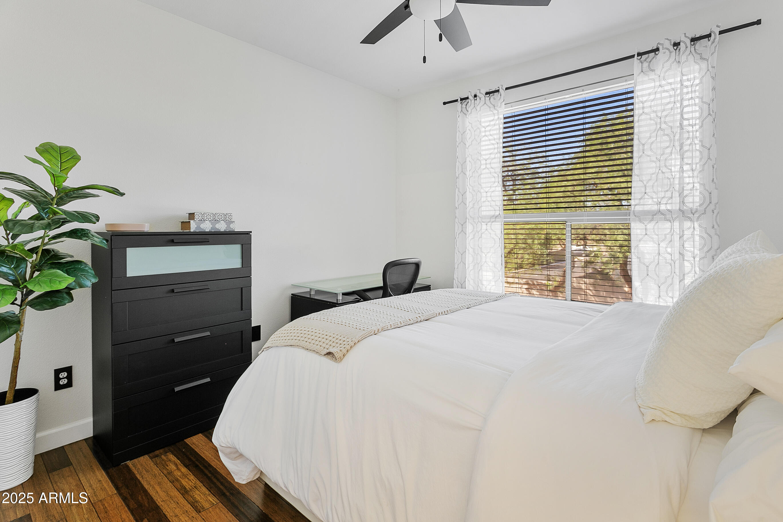 9550 E Thunderbird Road, 228