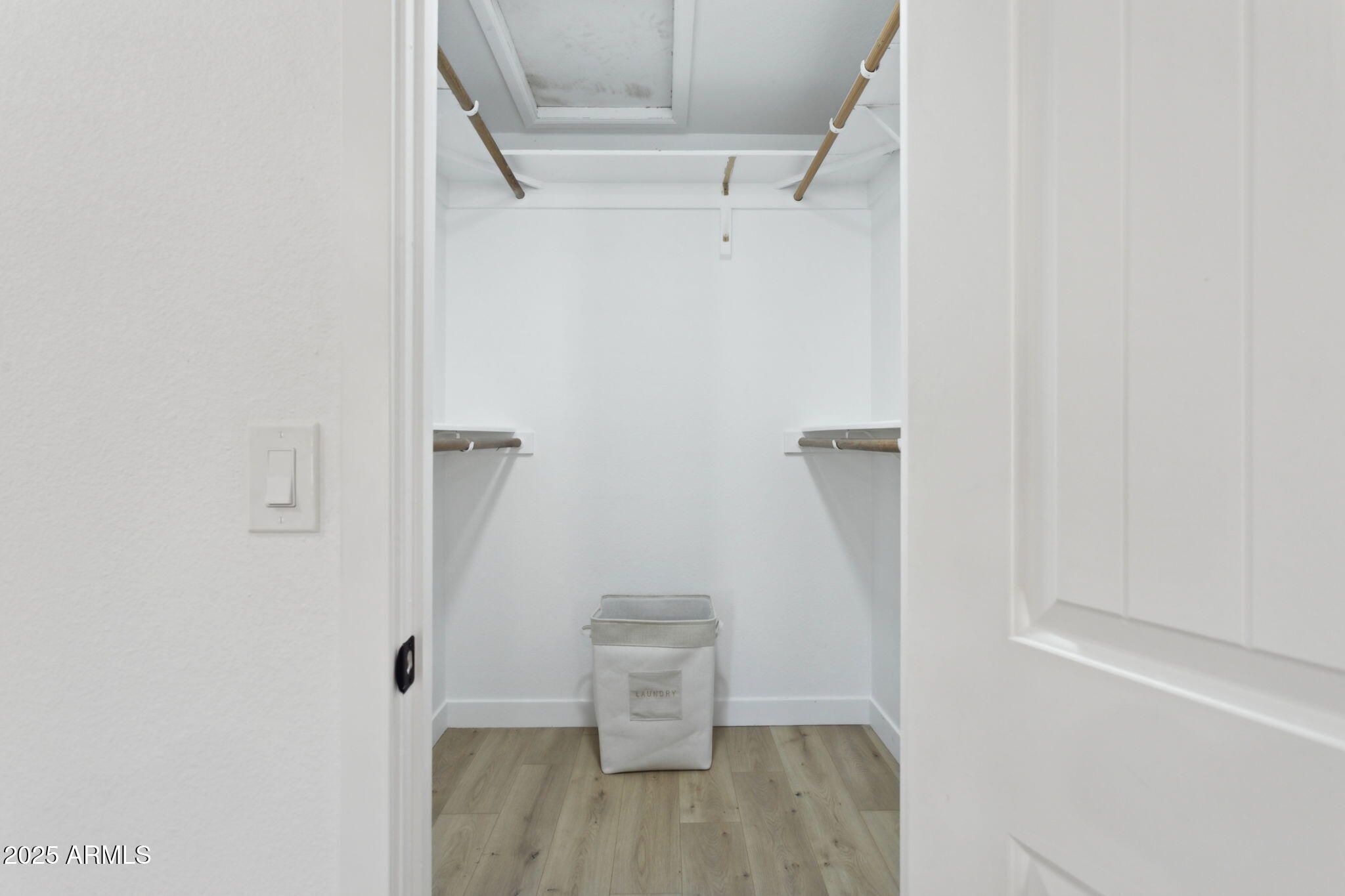 4324 E SUNRISE Drive