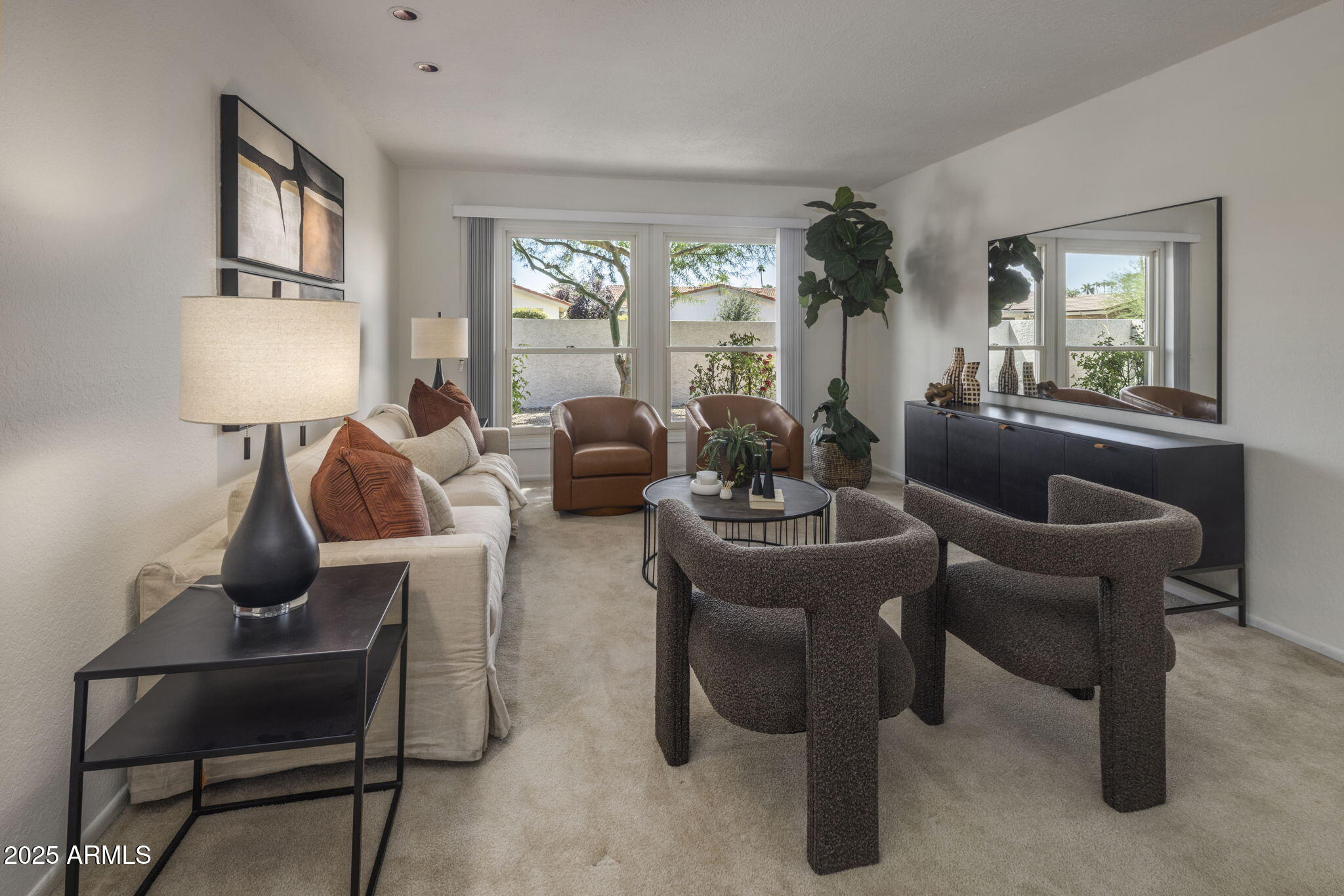 7752 N VIA DEL MUNDO