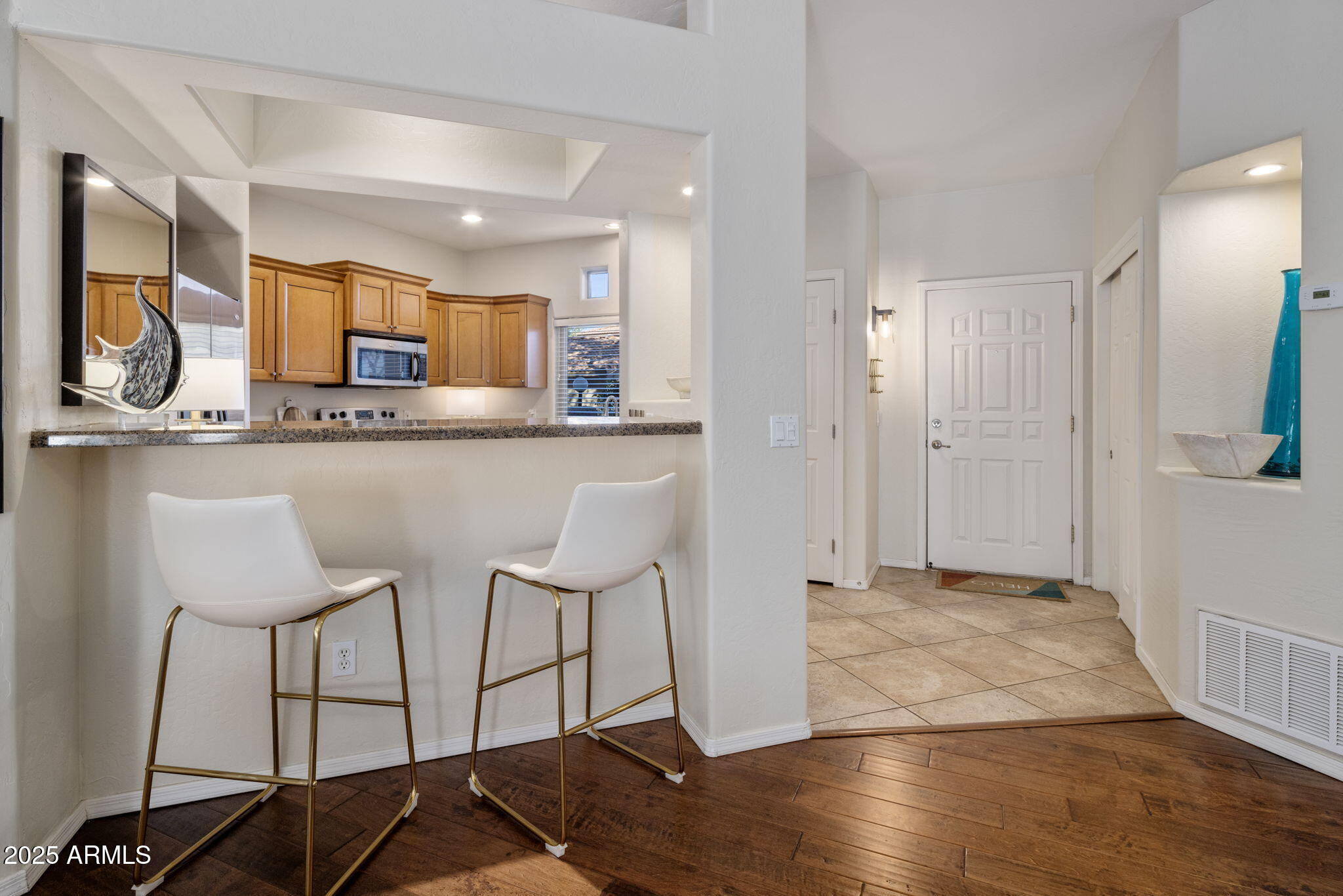 1351 N PLEASANT Drive, 1118