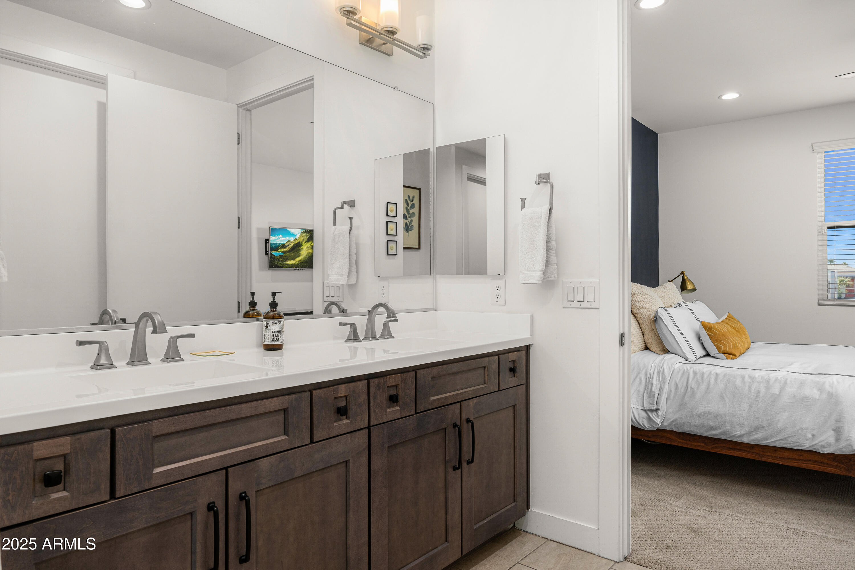 3200 N 39TH Street, 11