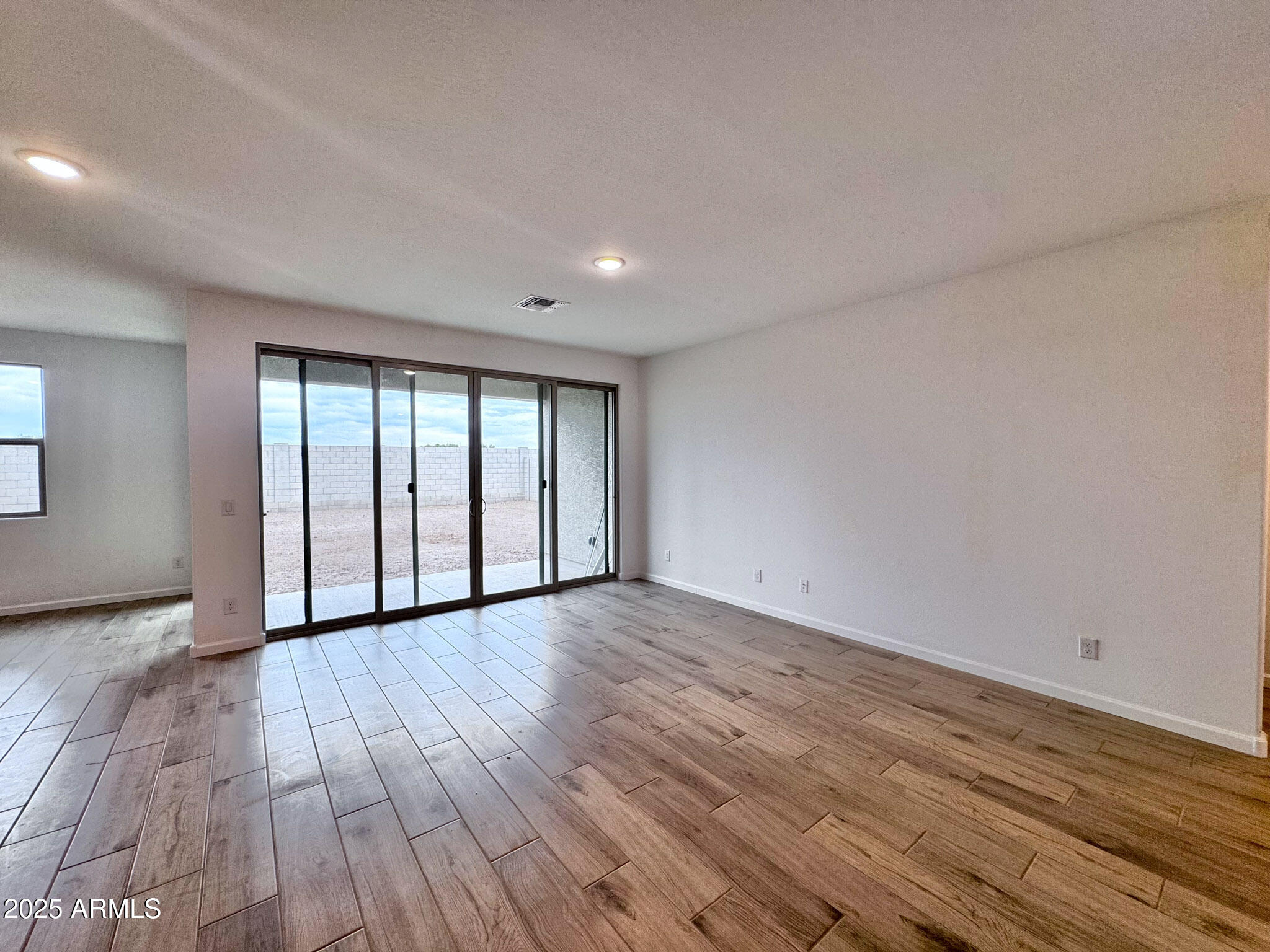 15740 W CAMDEN Avenue