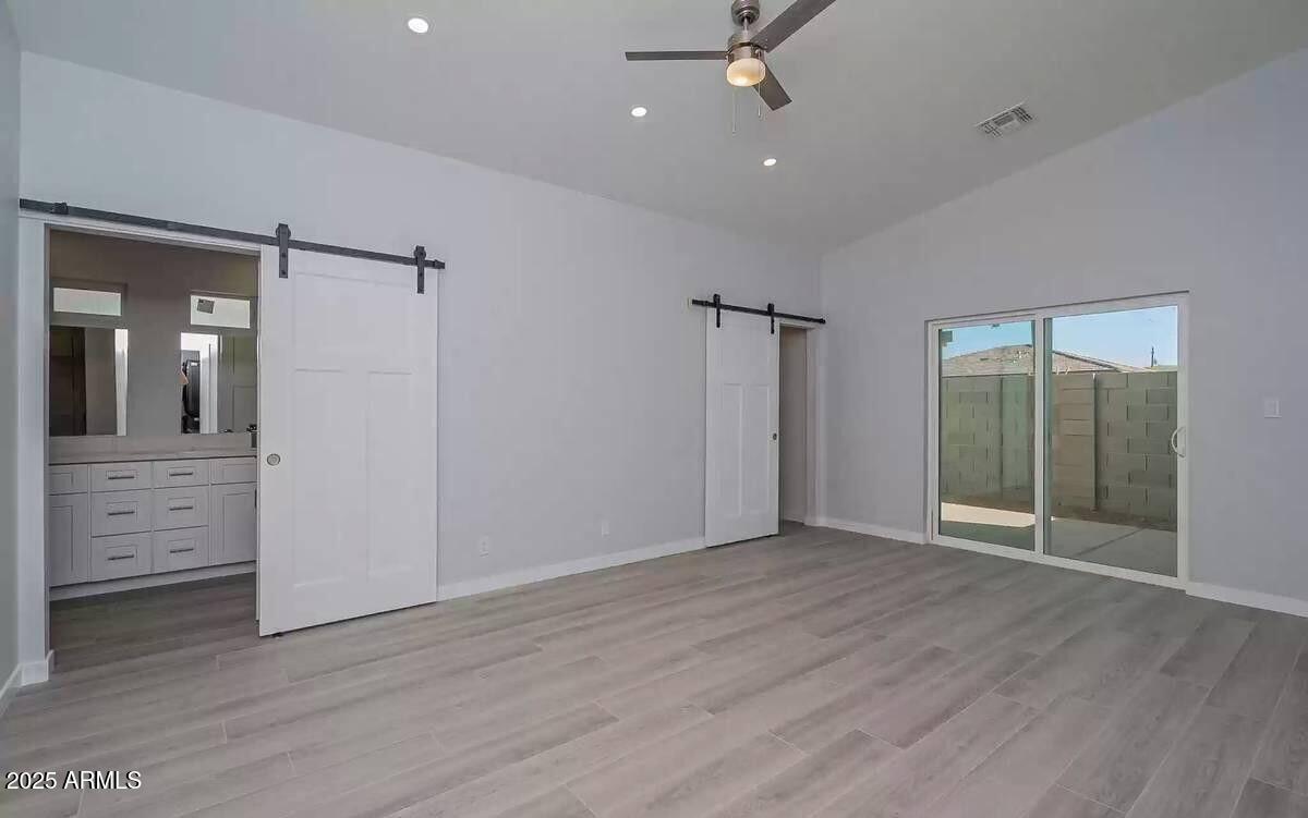 2515 E BROADWAY Road