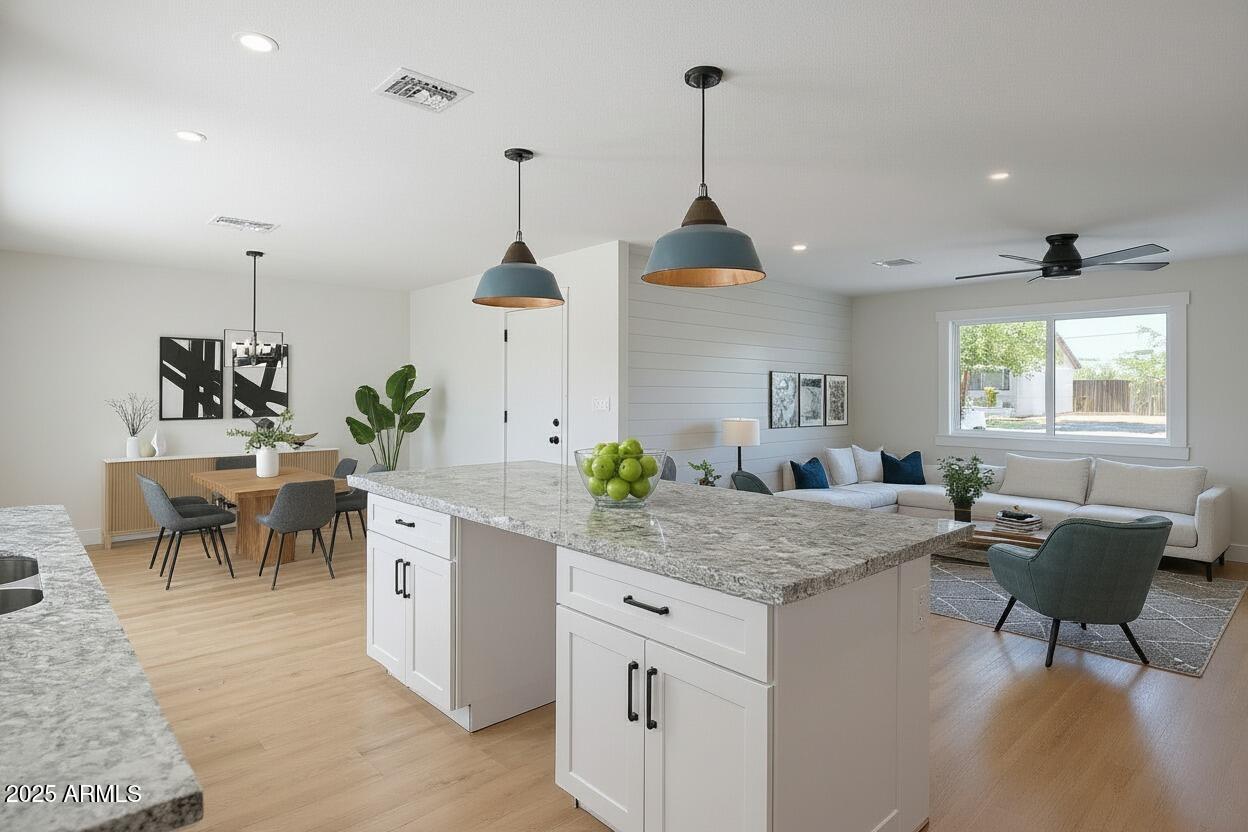 6731 E MORELAND Street