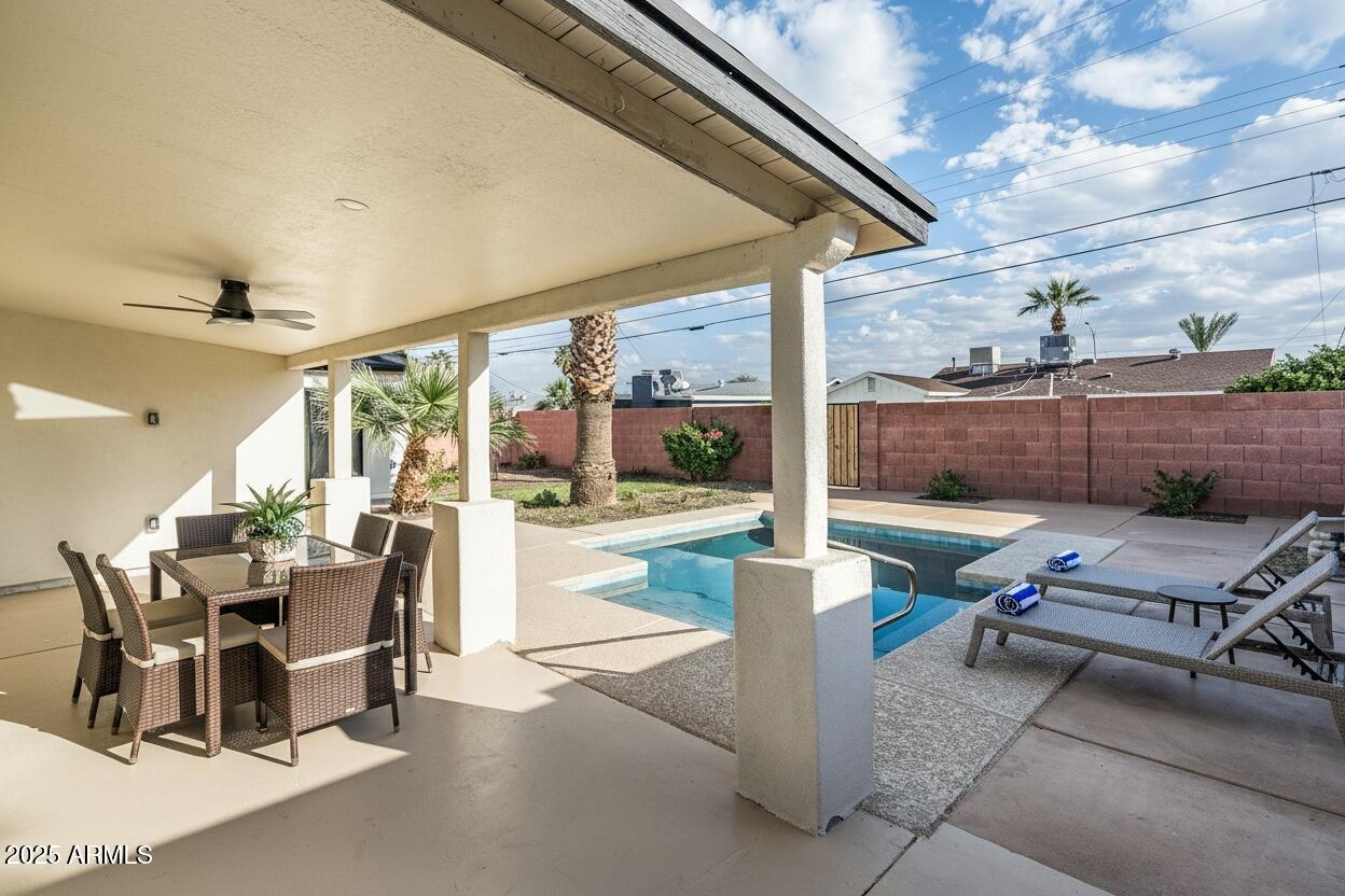 6731 E MORELAND Street