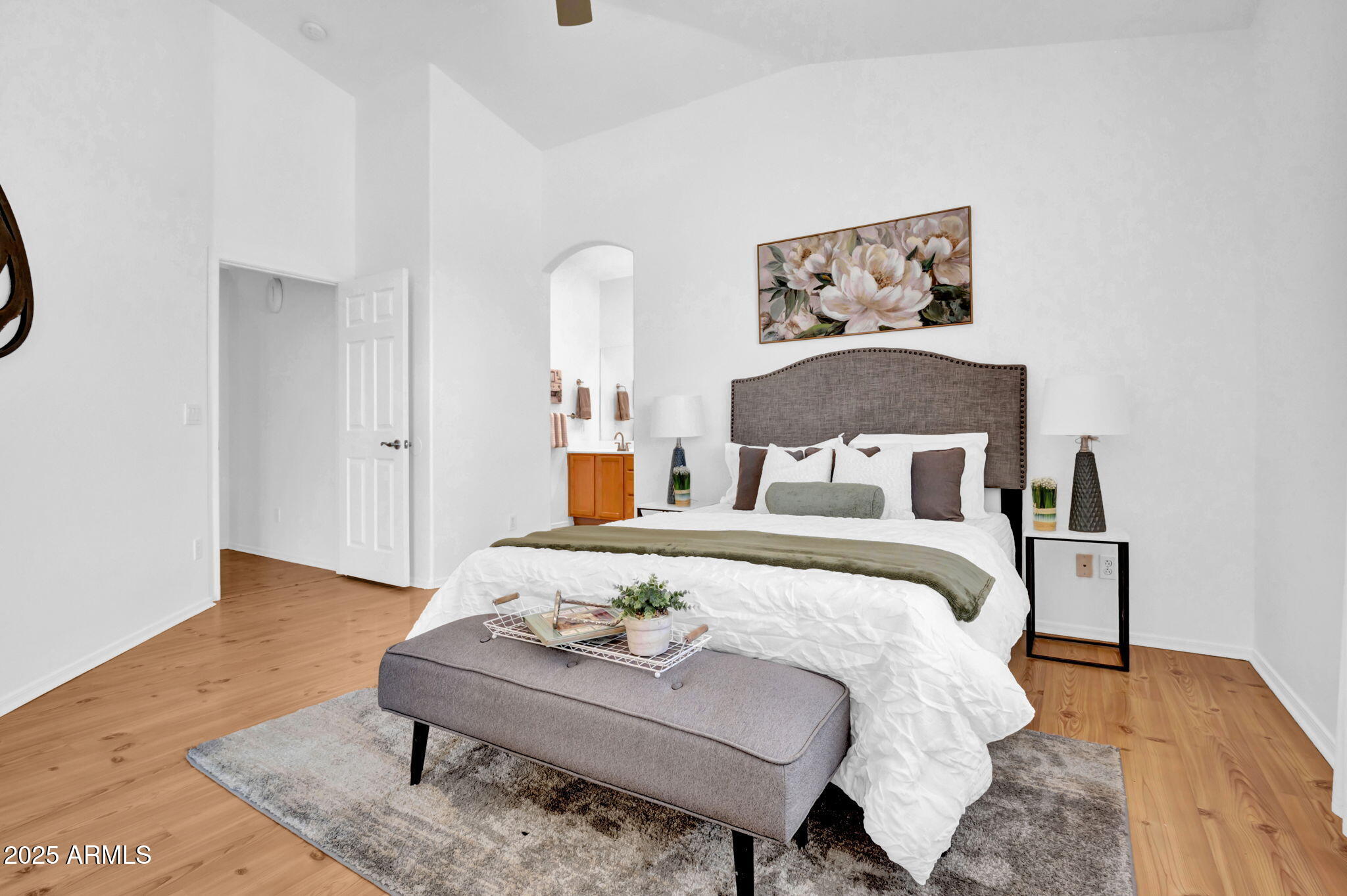 3252 E MALDONADO Drive