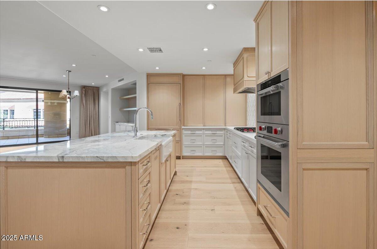 7181 E CAMELBACK Road, 301