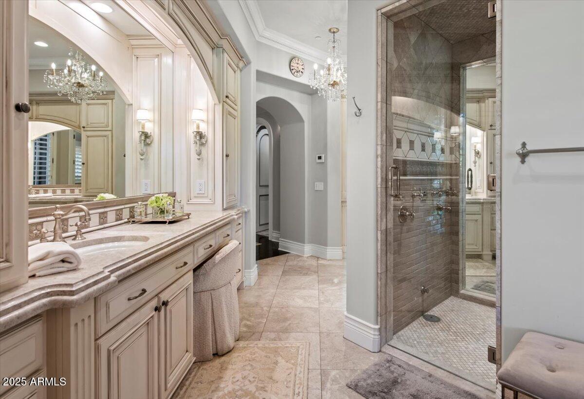 2205 E COLTER Street