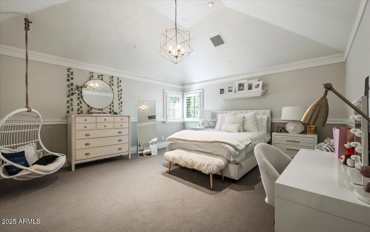 2205 E COLTER Street