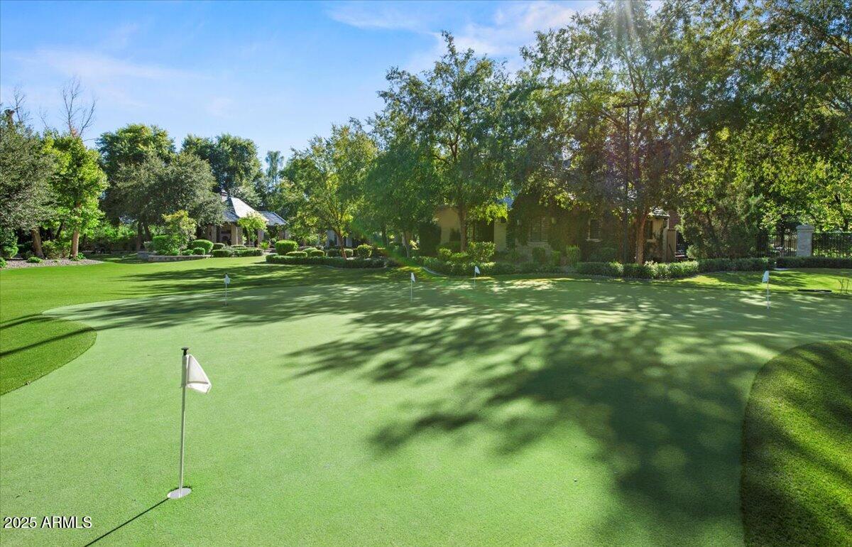 2205 E COLTER Street