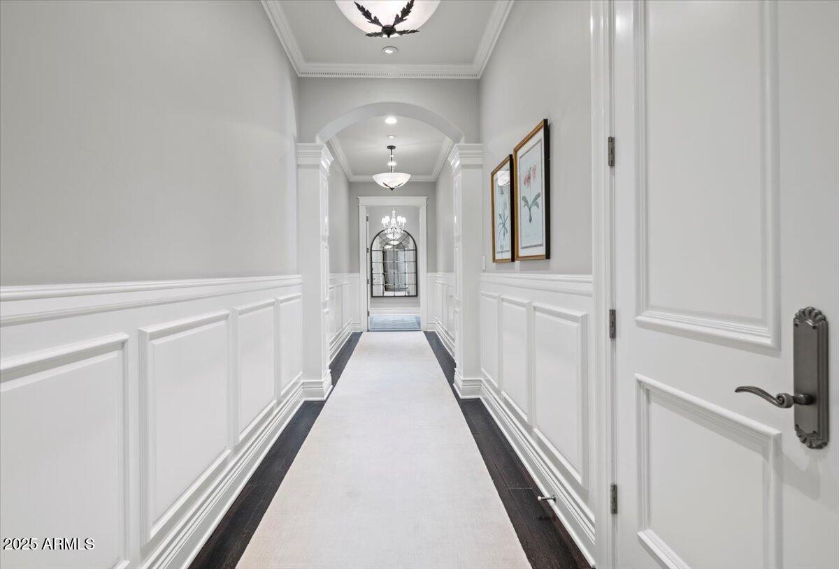 2205 E COLTER Street