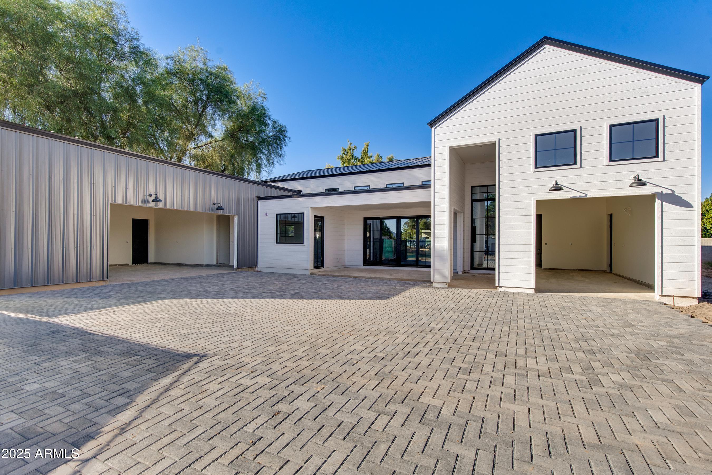 5226 E SWEETWATER Avenue, Scottsdale